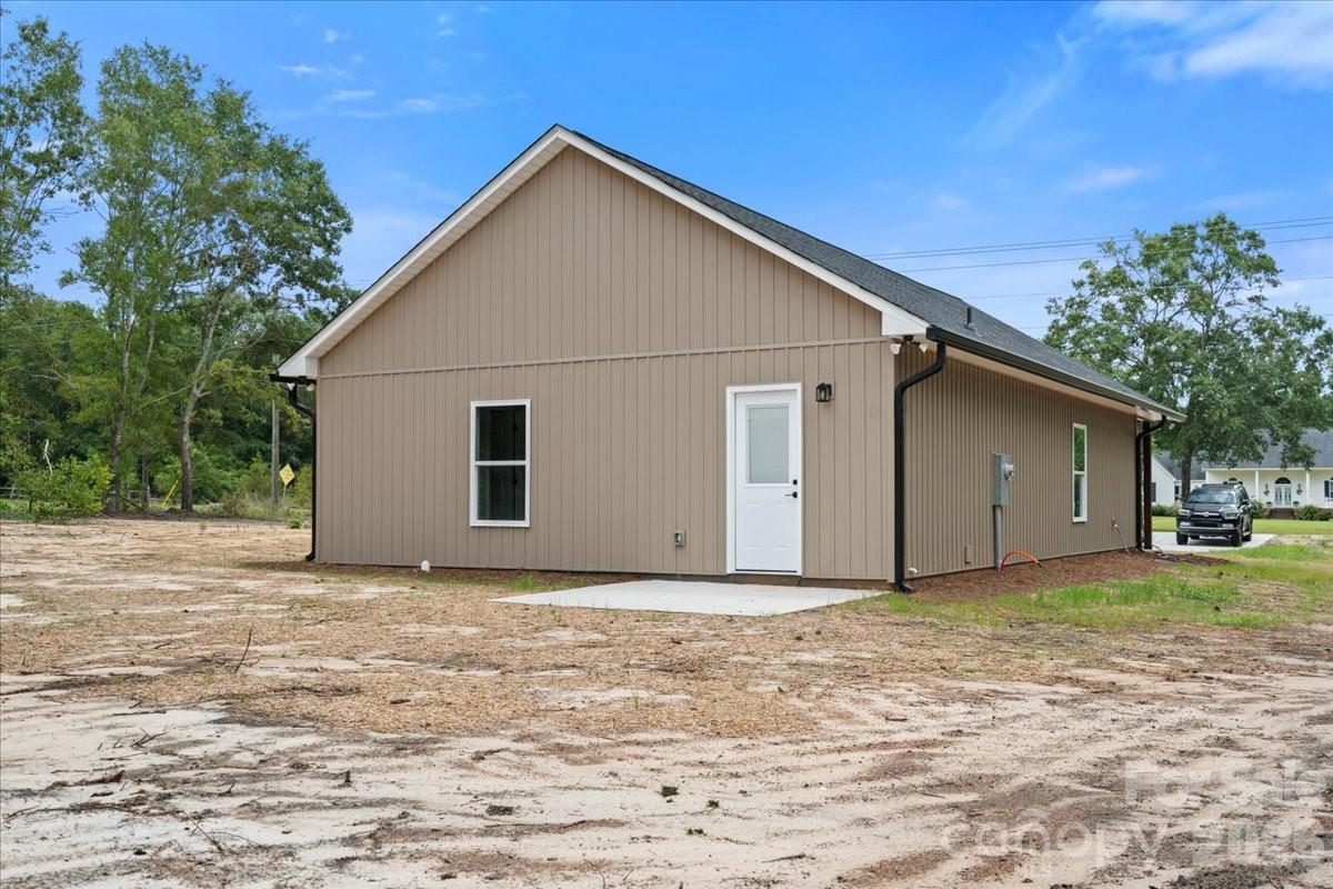 main property photo 41