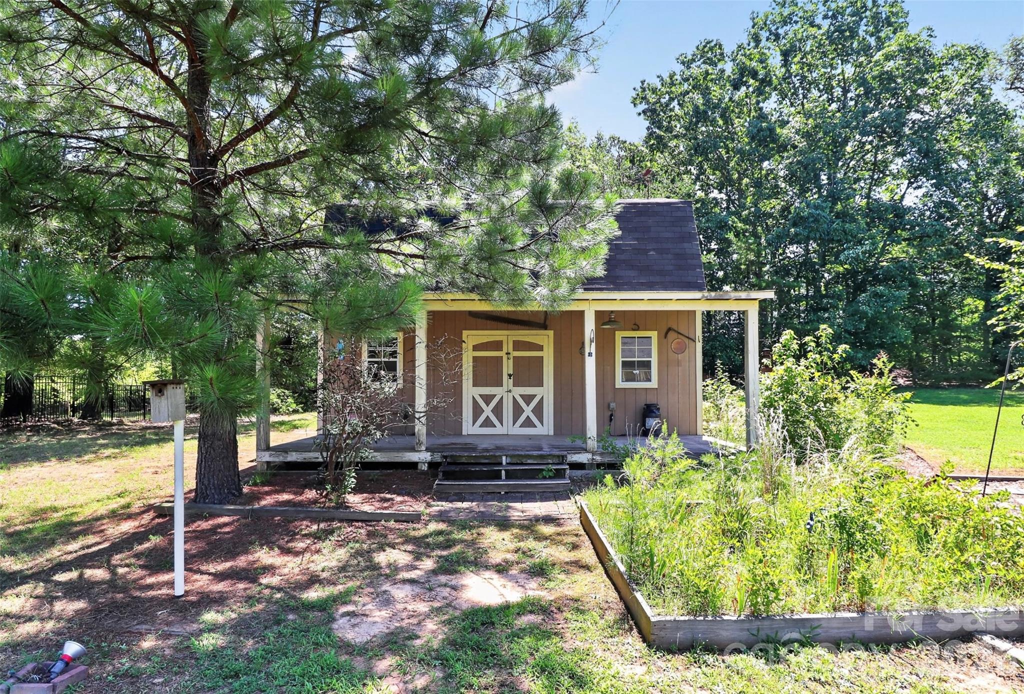 main property photo 36