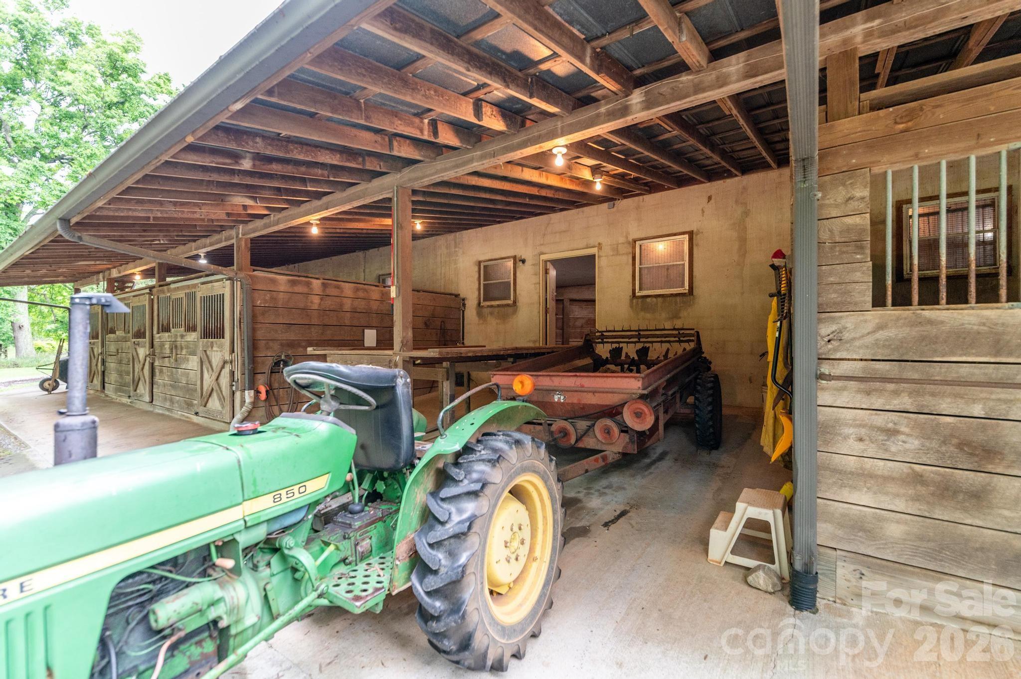 main property photo 25