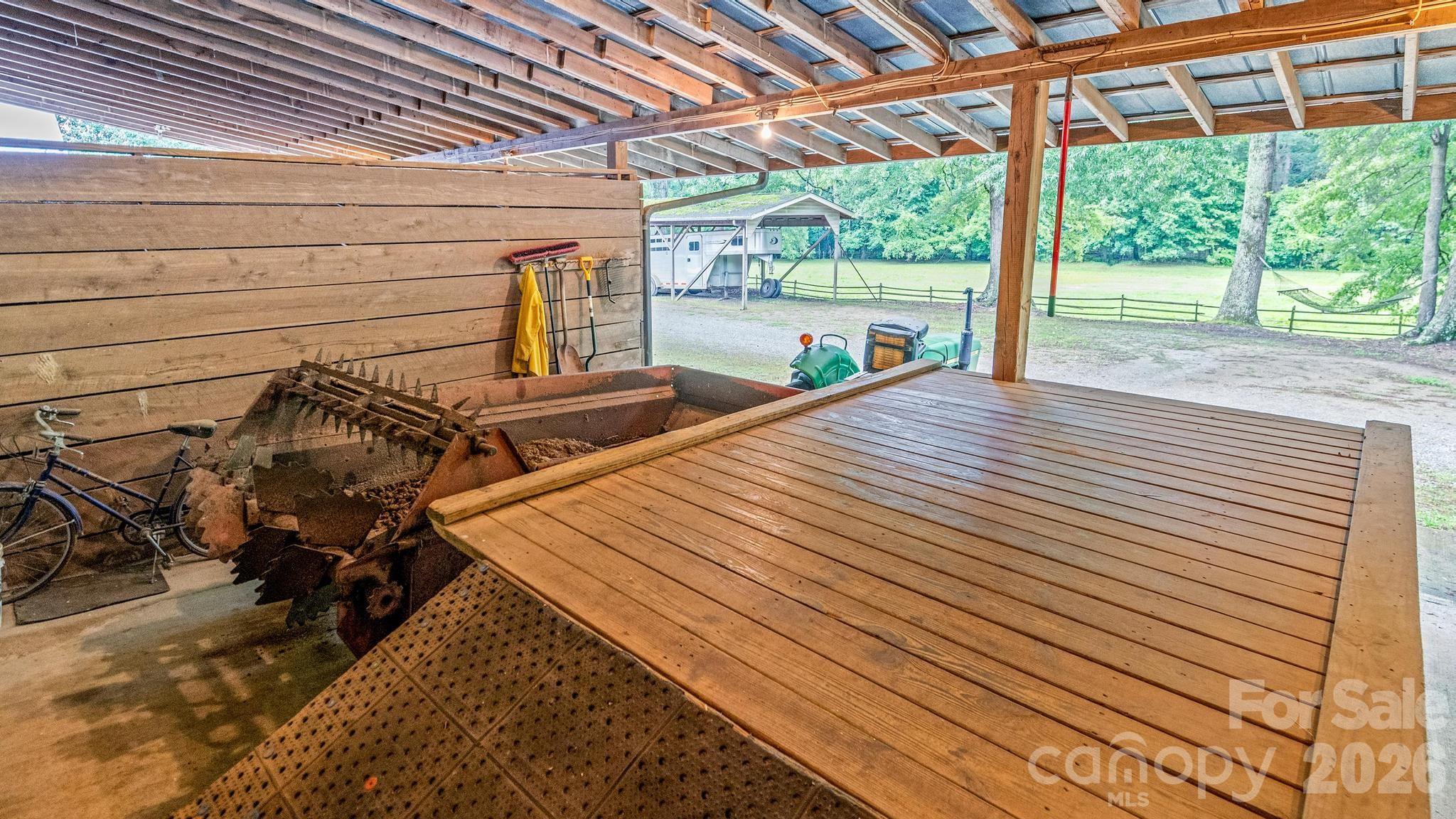 main property photo 27