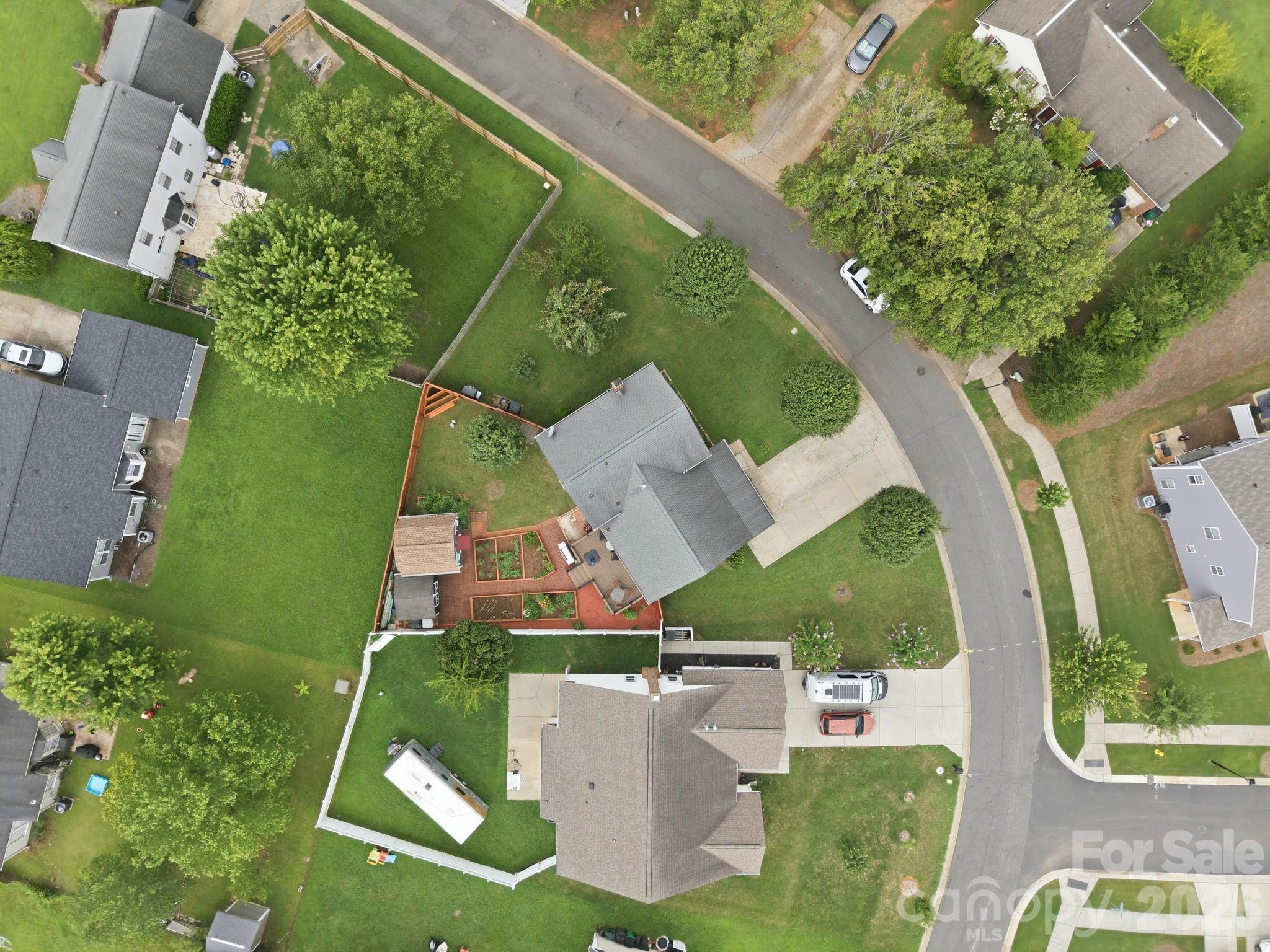 main property photo 41