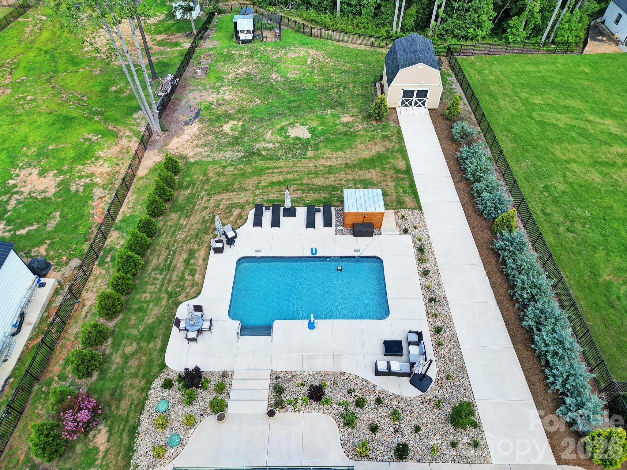 main property photo 39