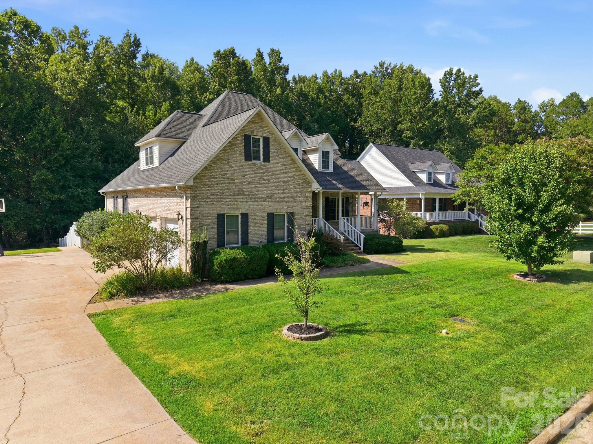 main property photo 3