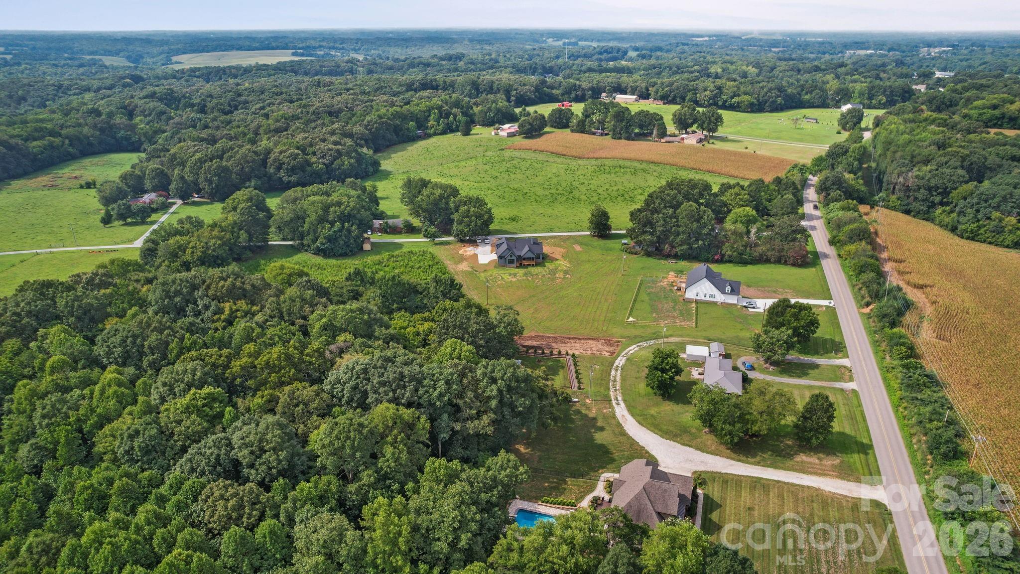 main property photo 11