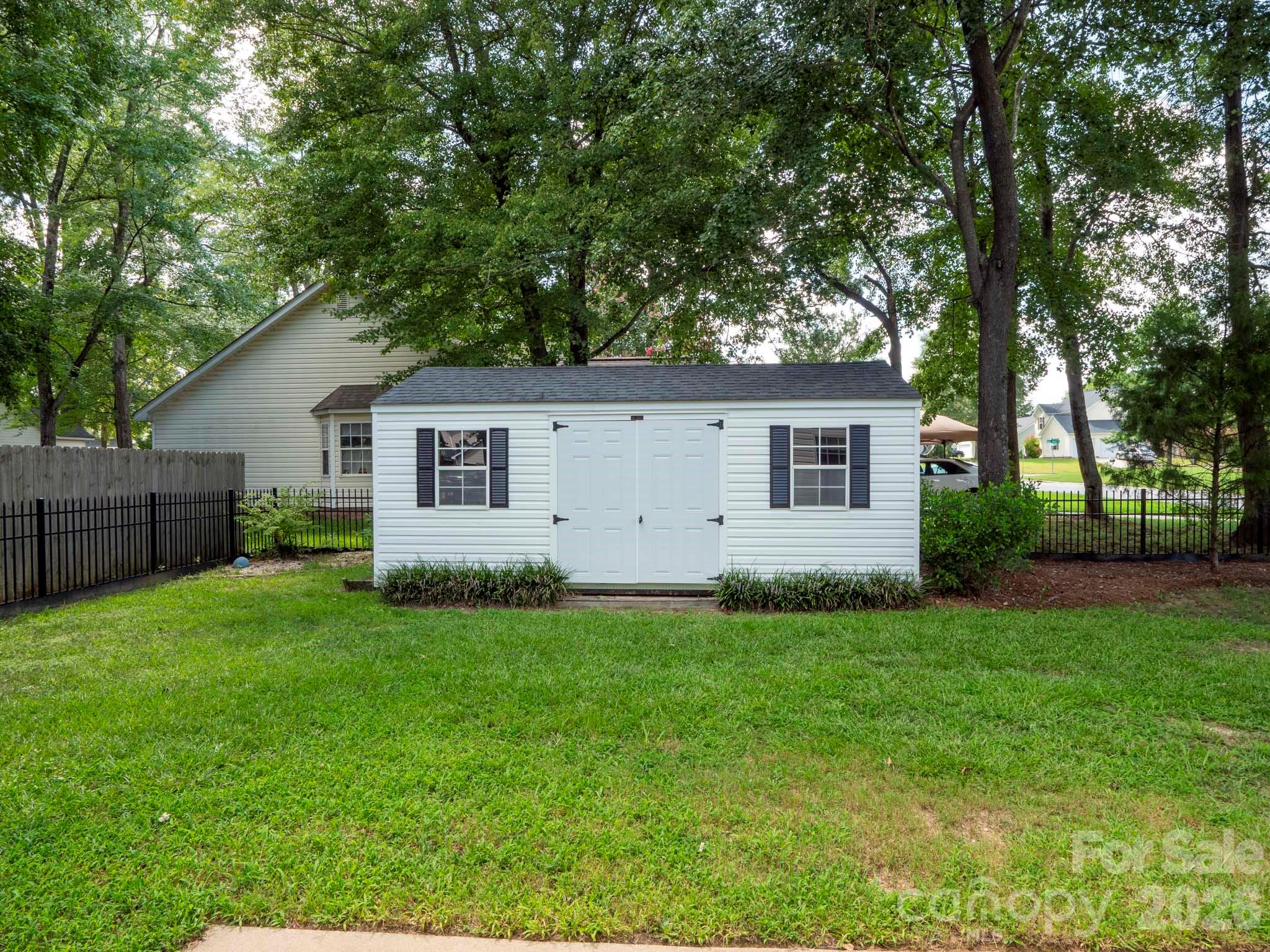 main property photo 14