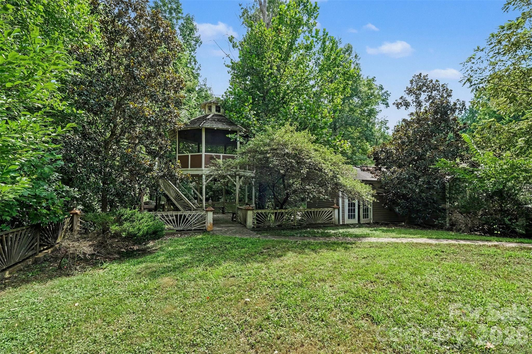 main property photo 34