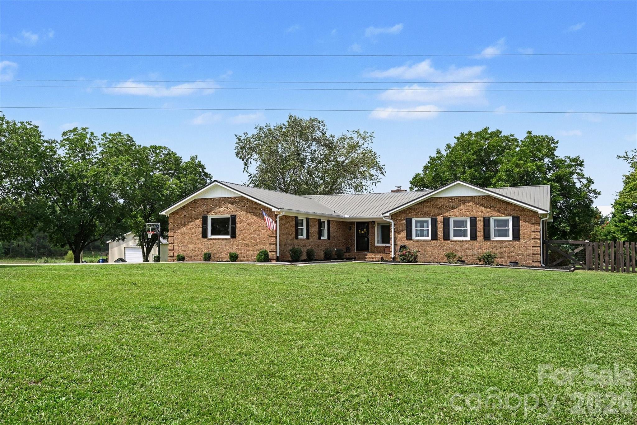 main property photo 4