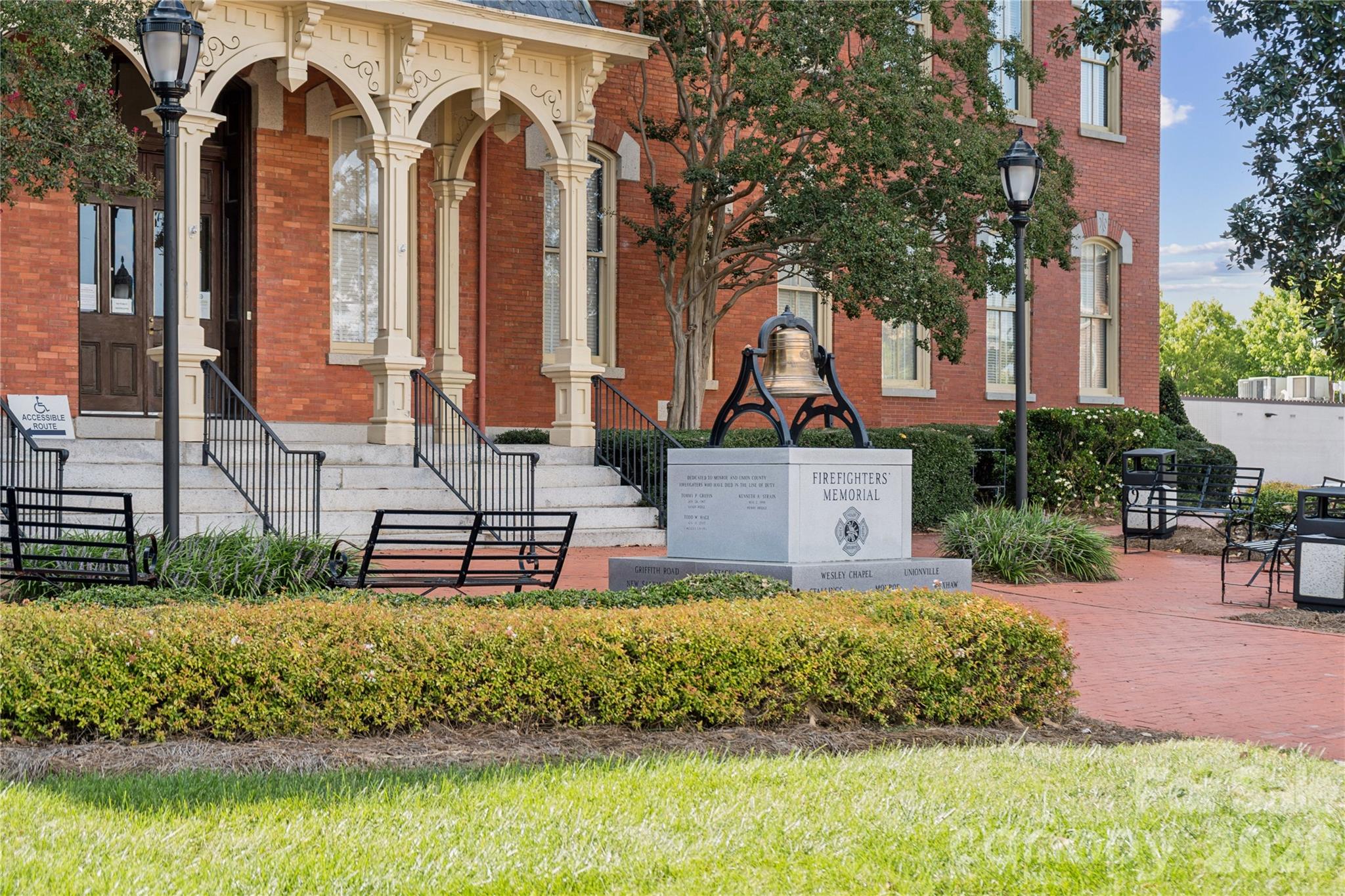 main property photo 23