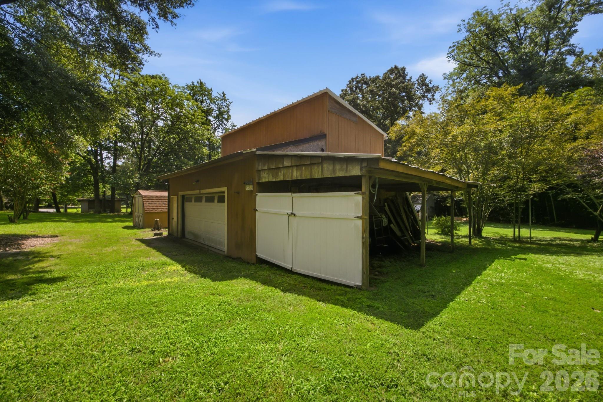 main property photo 8
