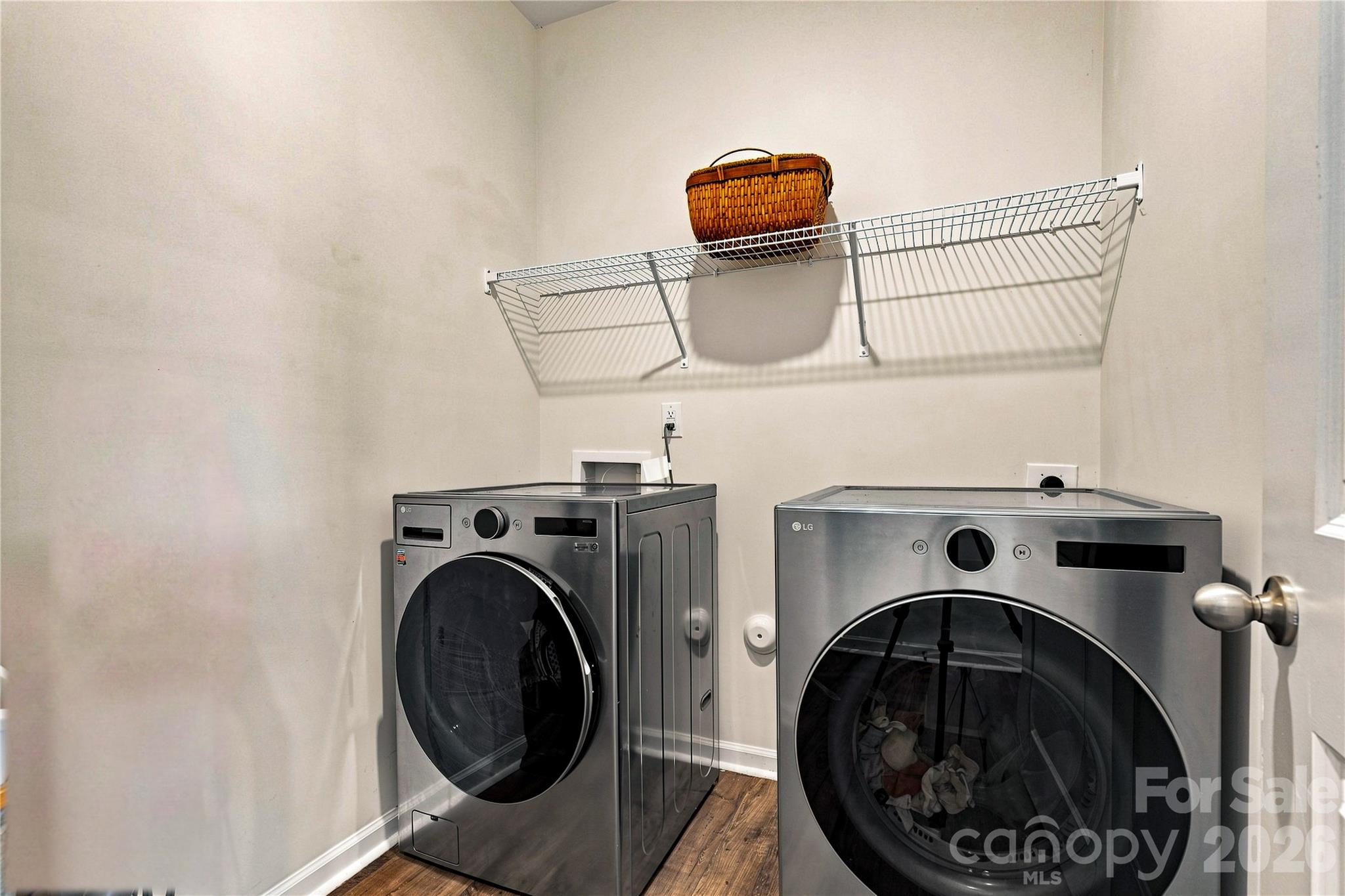 main property photo 16