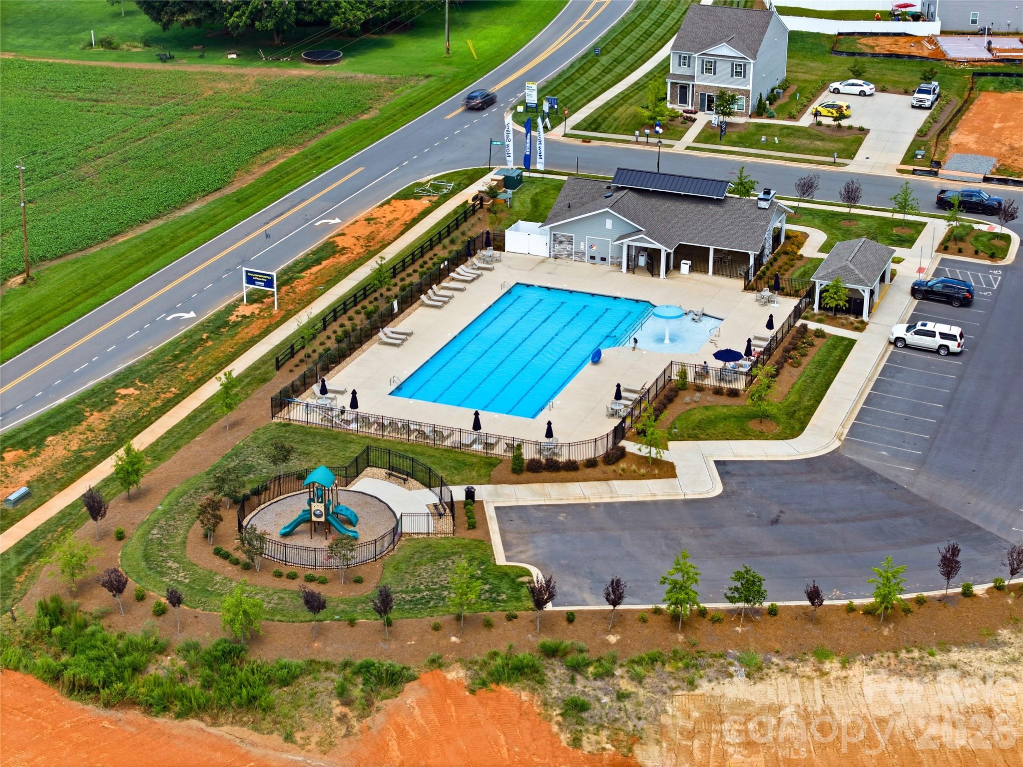 main property photo 35