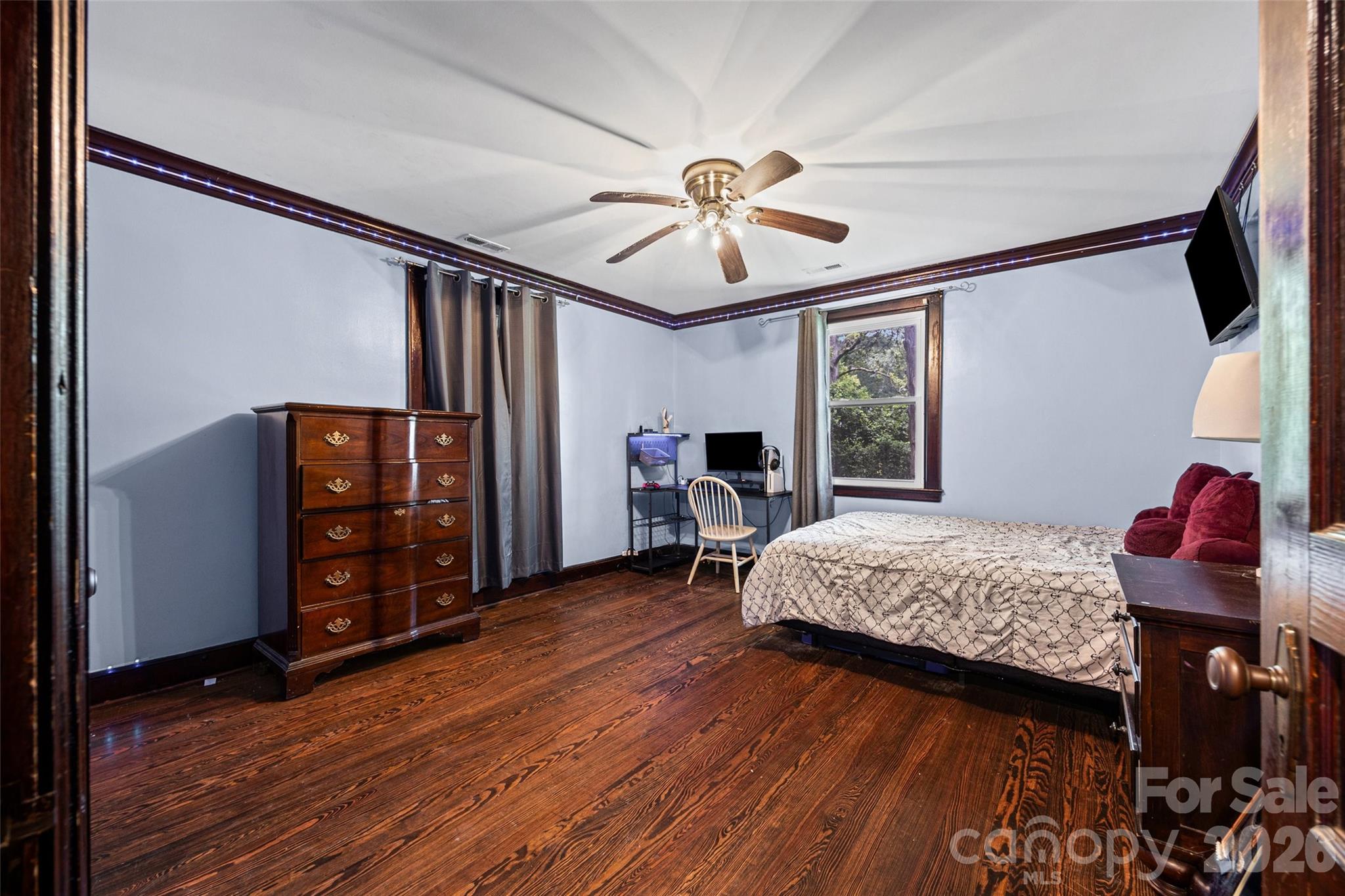 main property photo 13