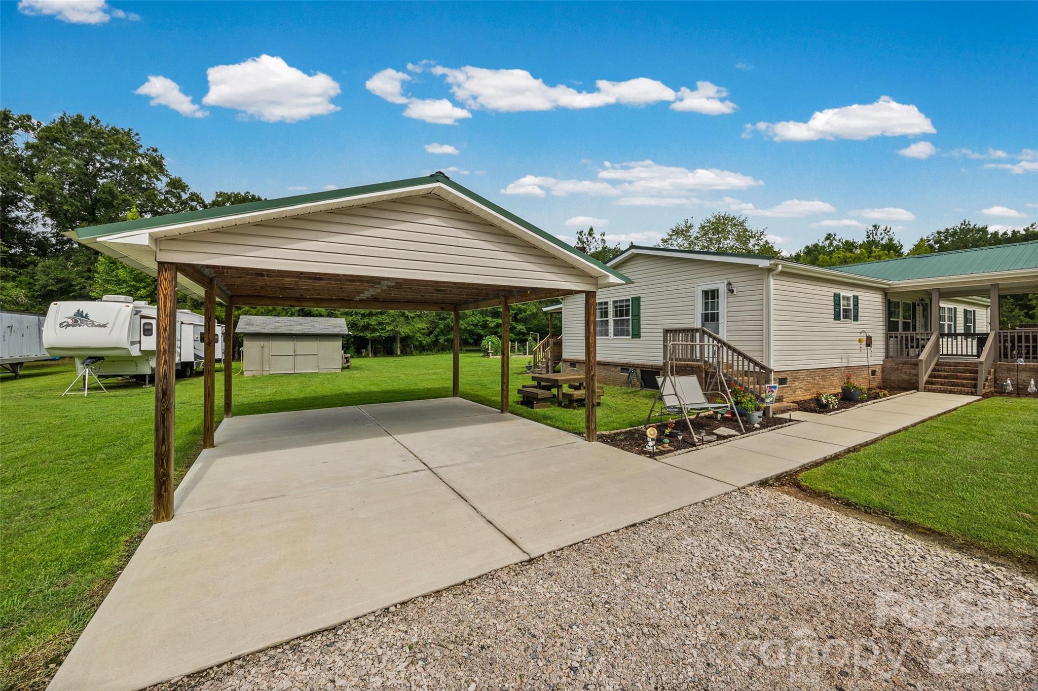 main property photo 31