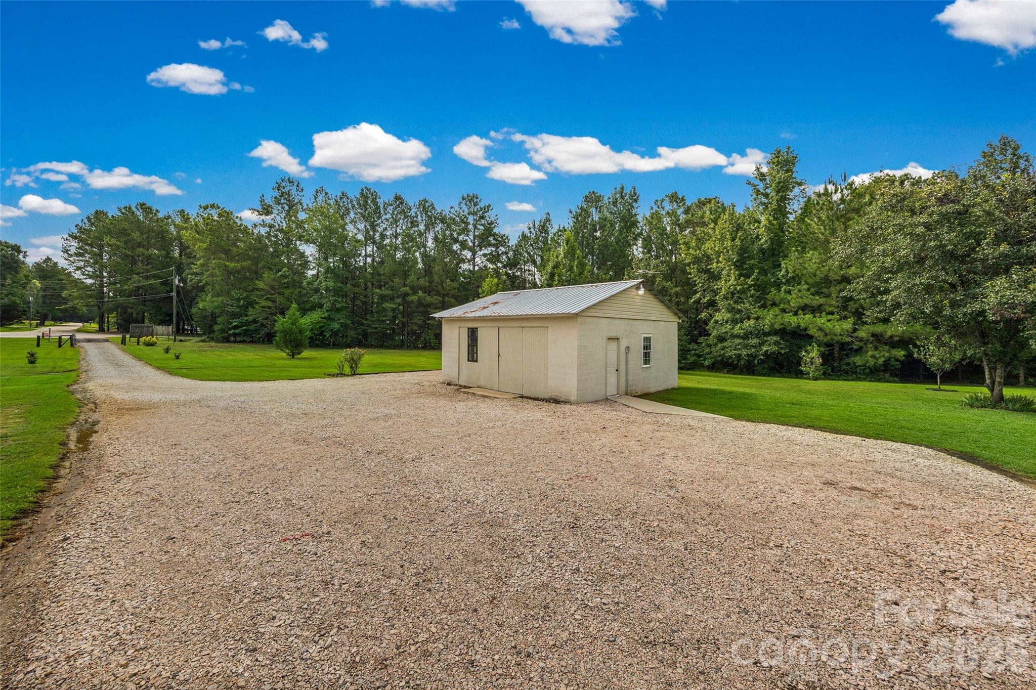 main property photo 33