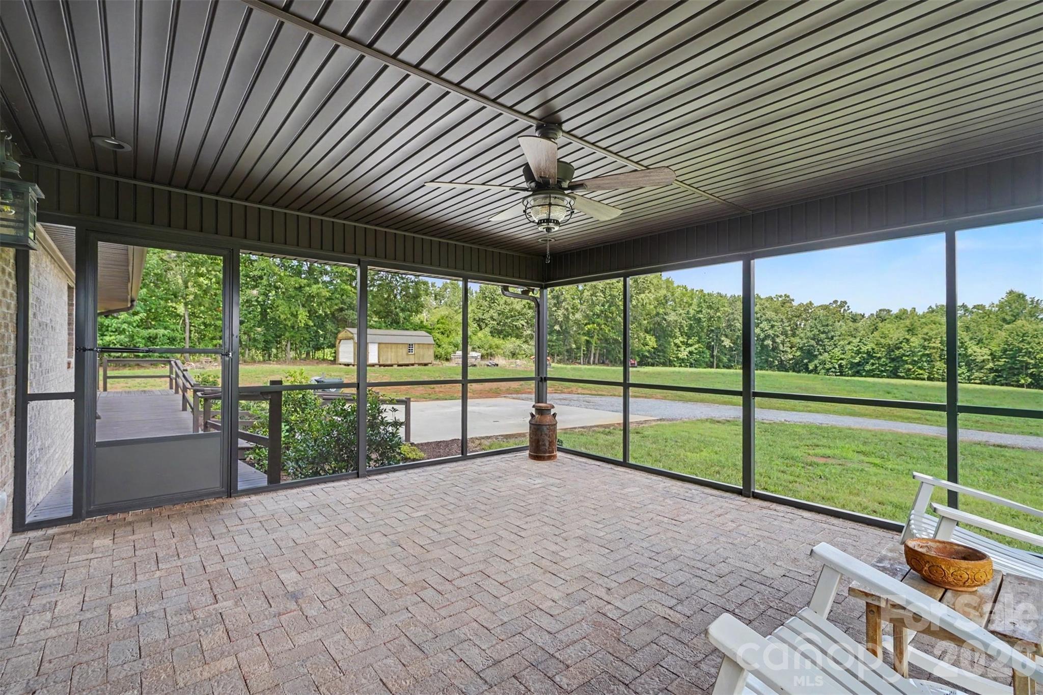 main property photo 16