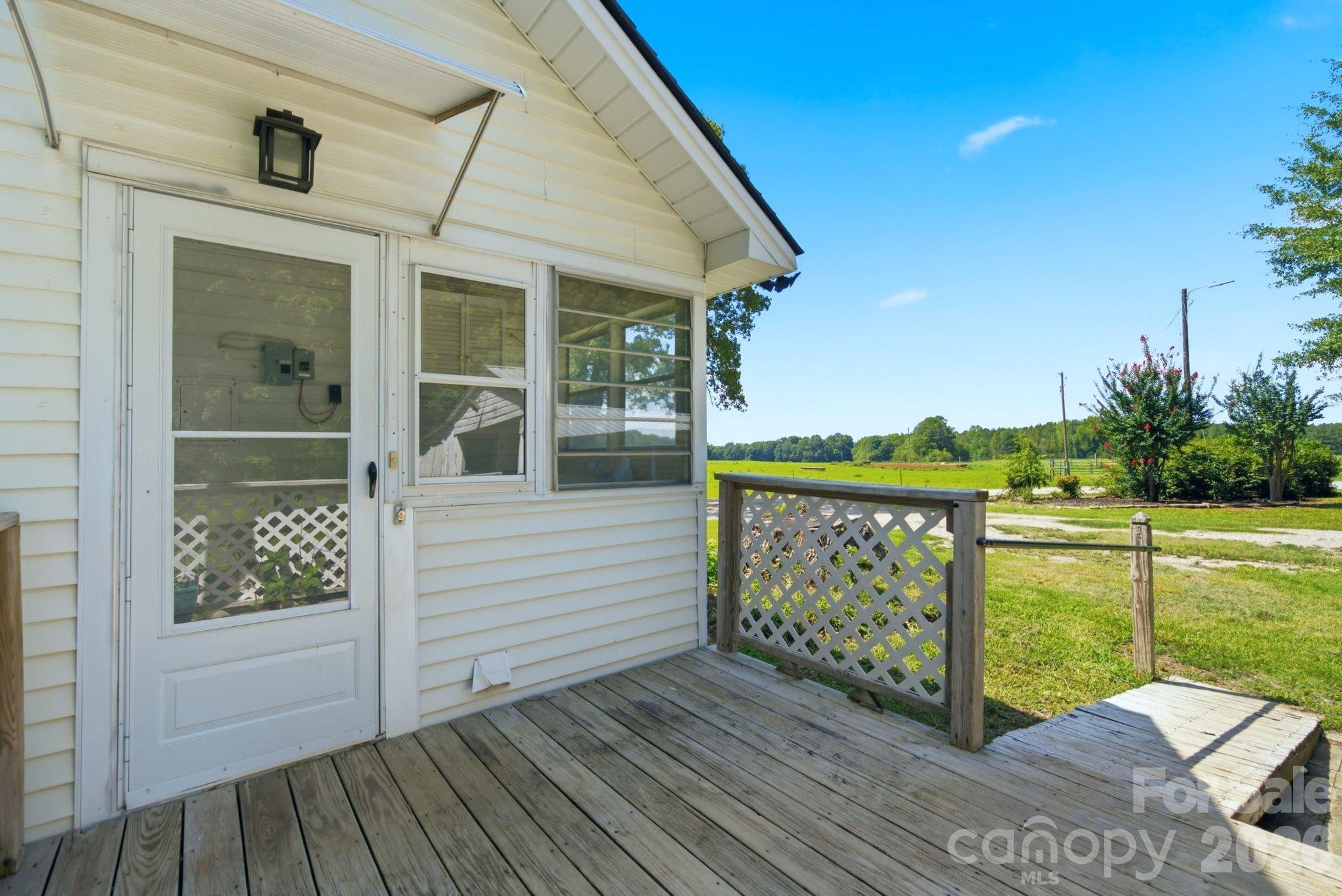 main property photo 28