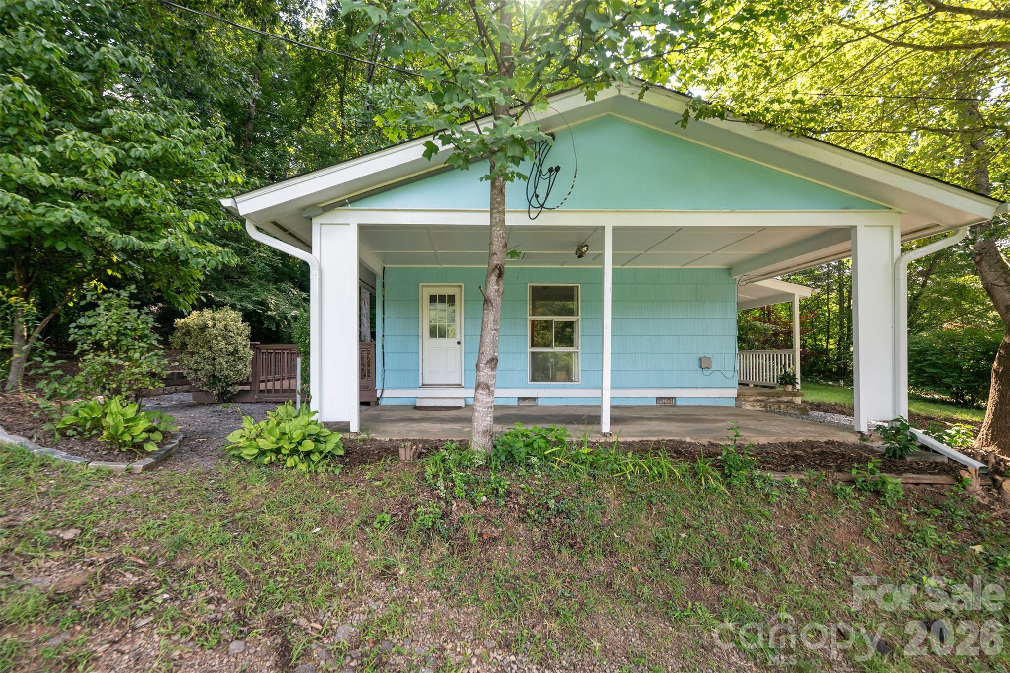 main property photo 28