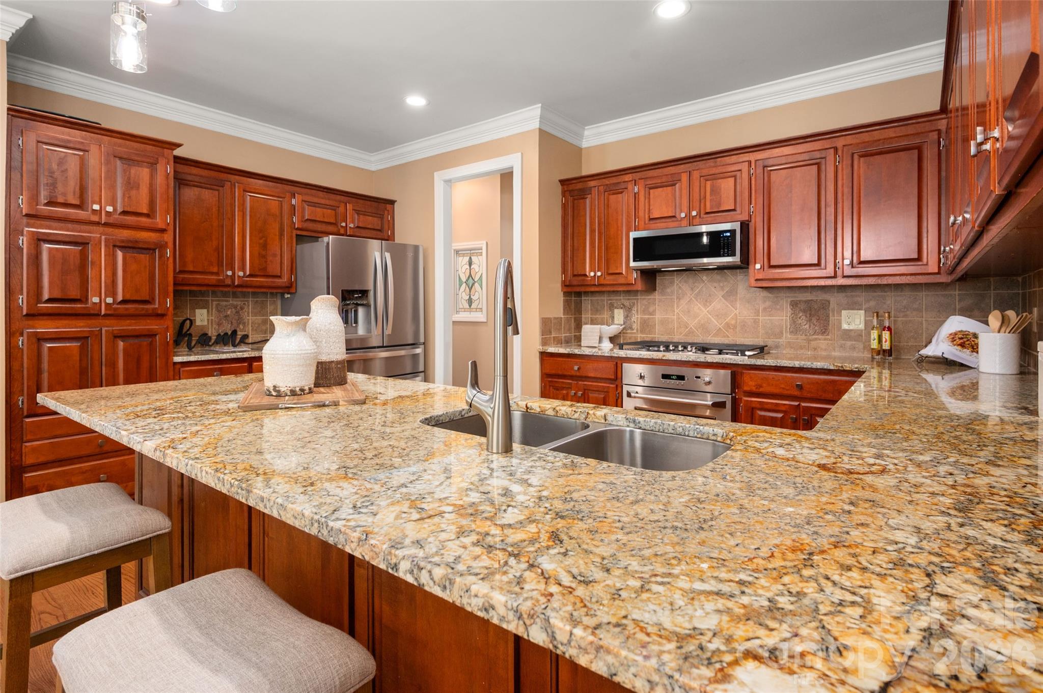 main property photo 14