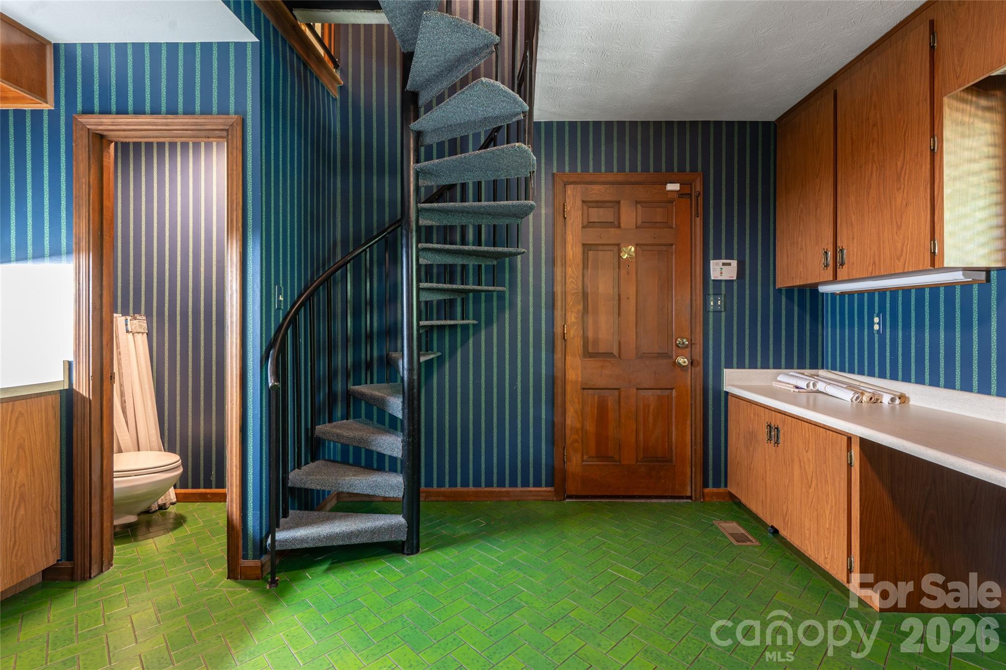 main property photo 11