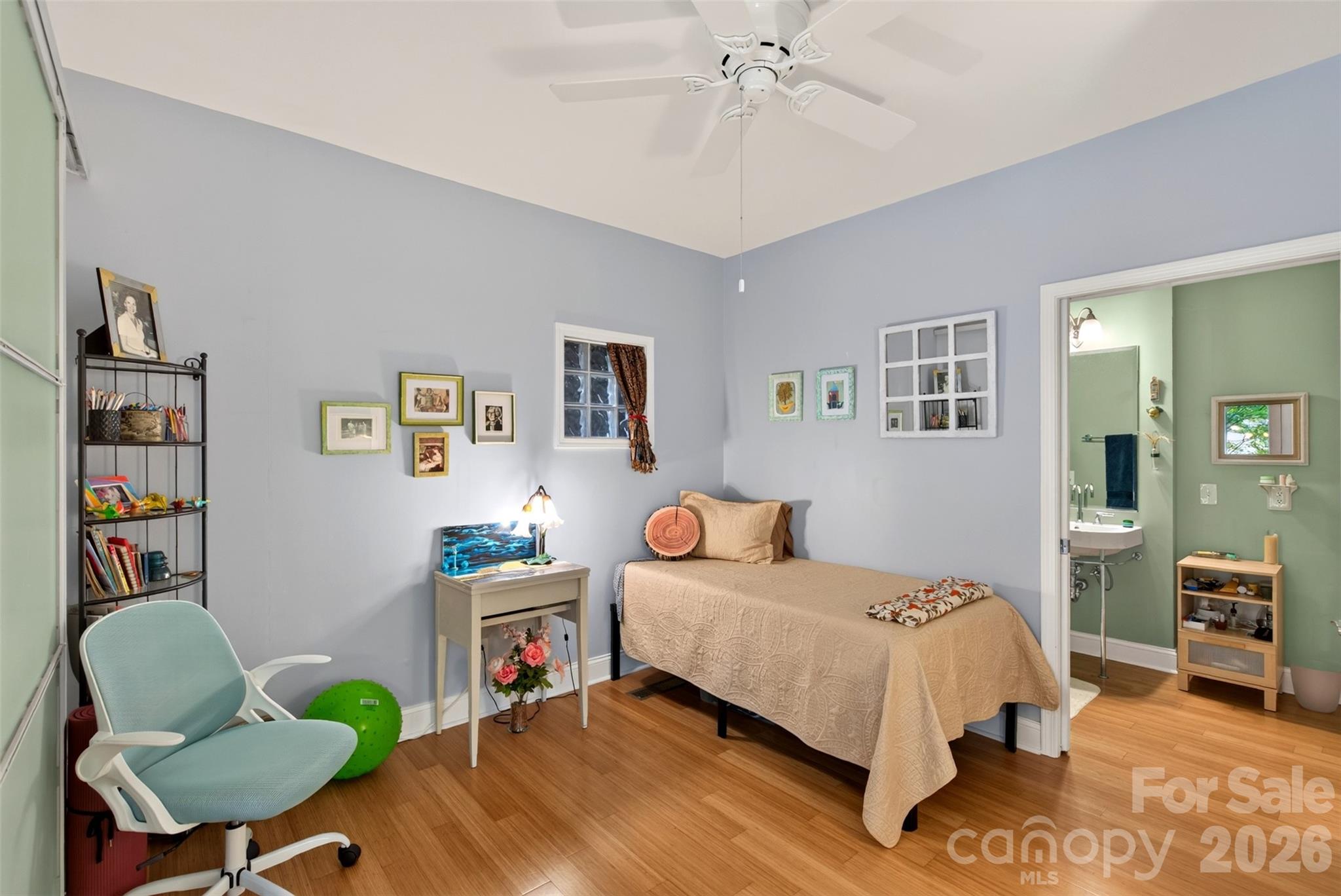 main property photo 14