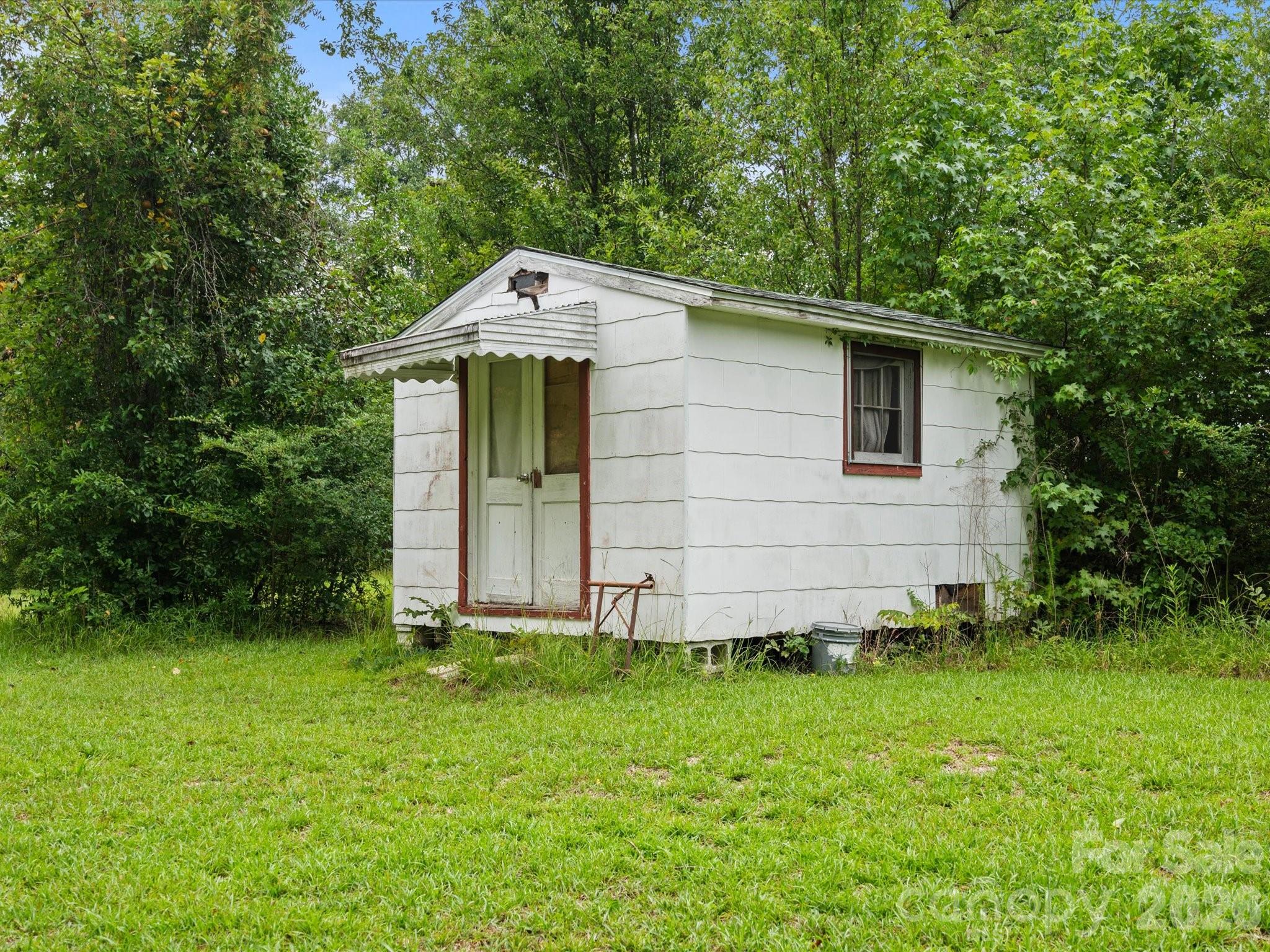 main property photo 33