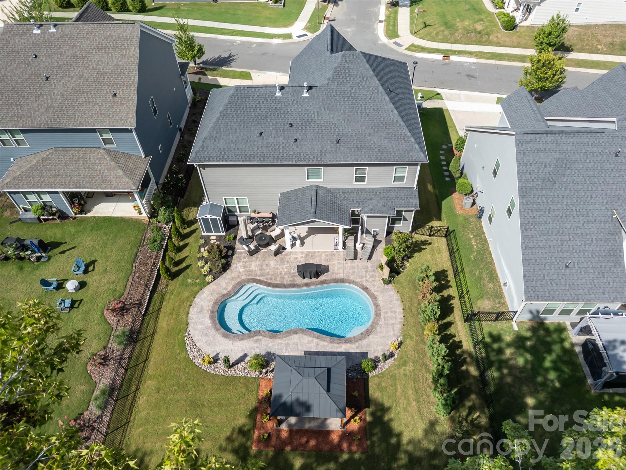 main property photo 41