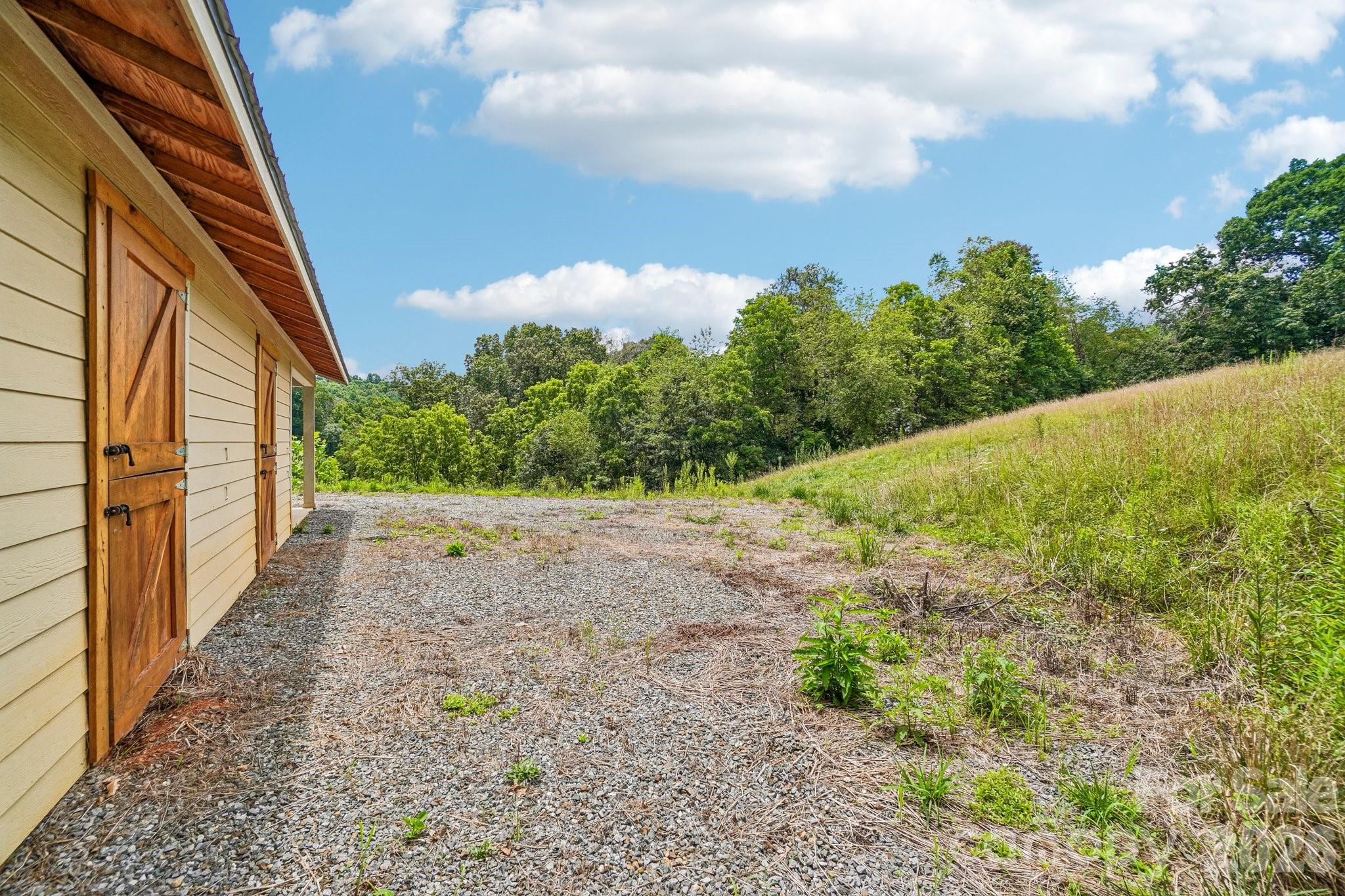 main property photo 17