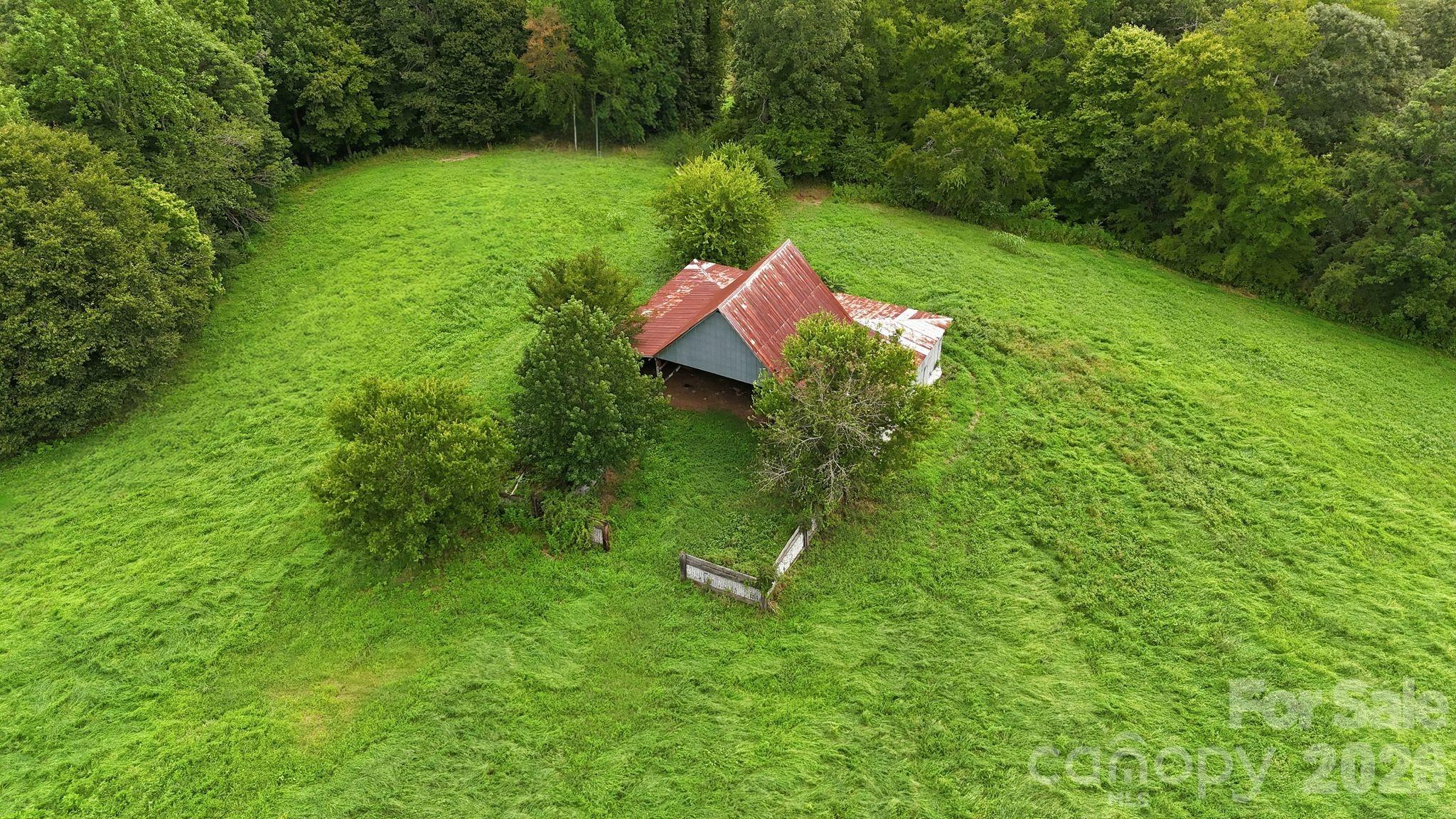 main property photo 3