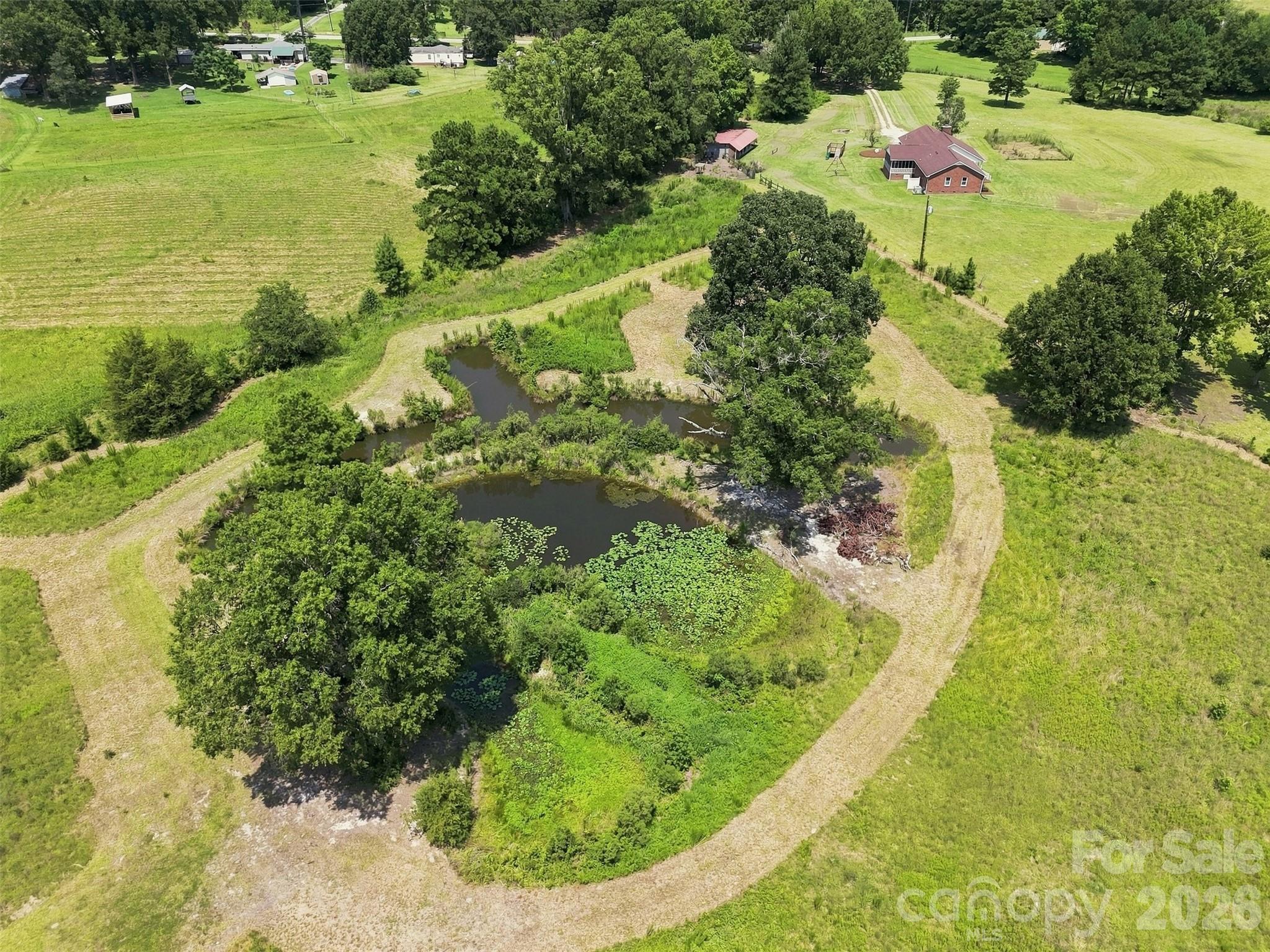 main property photo 40