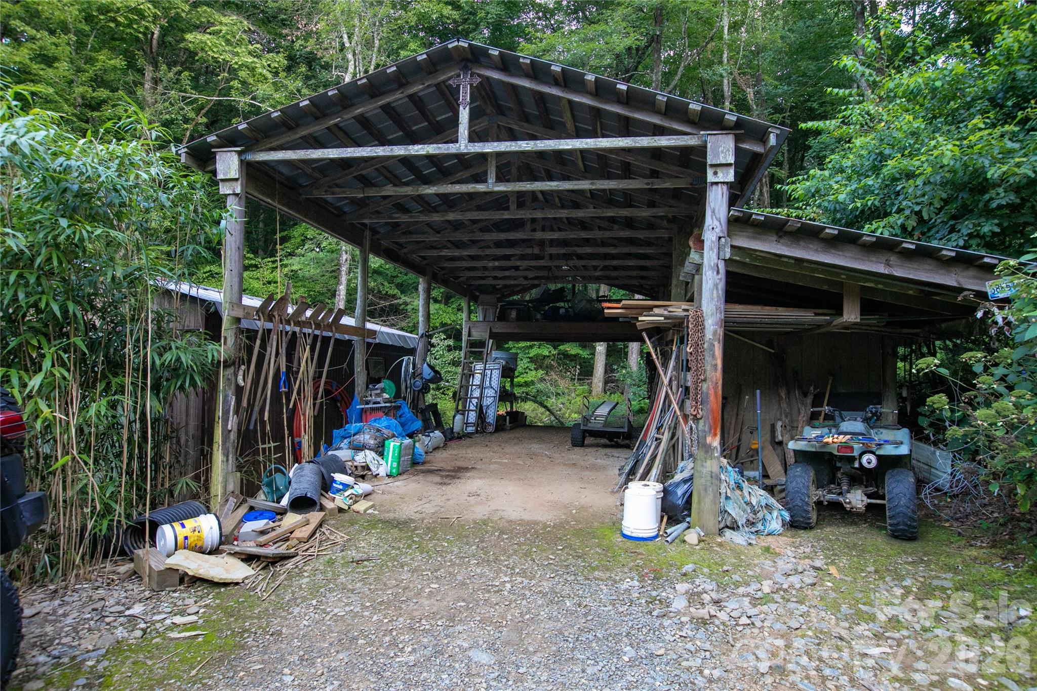main property photo 25