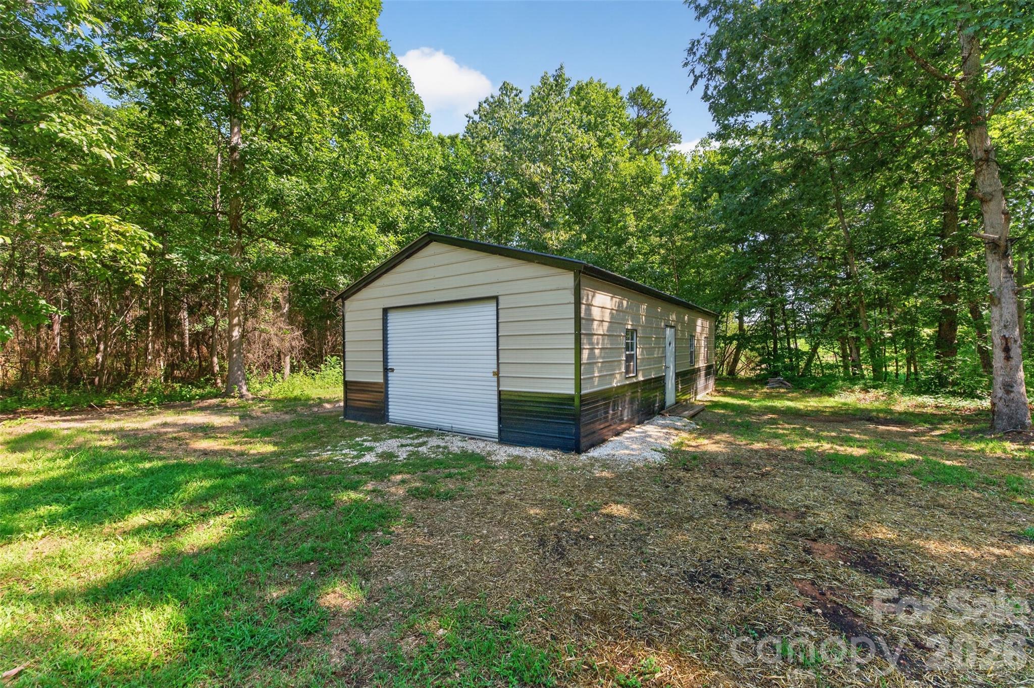main property photo 41