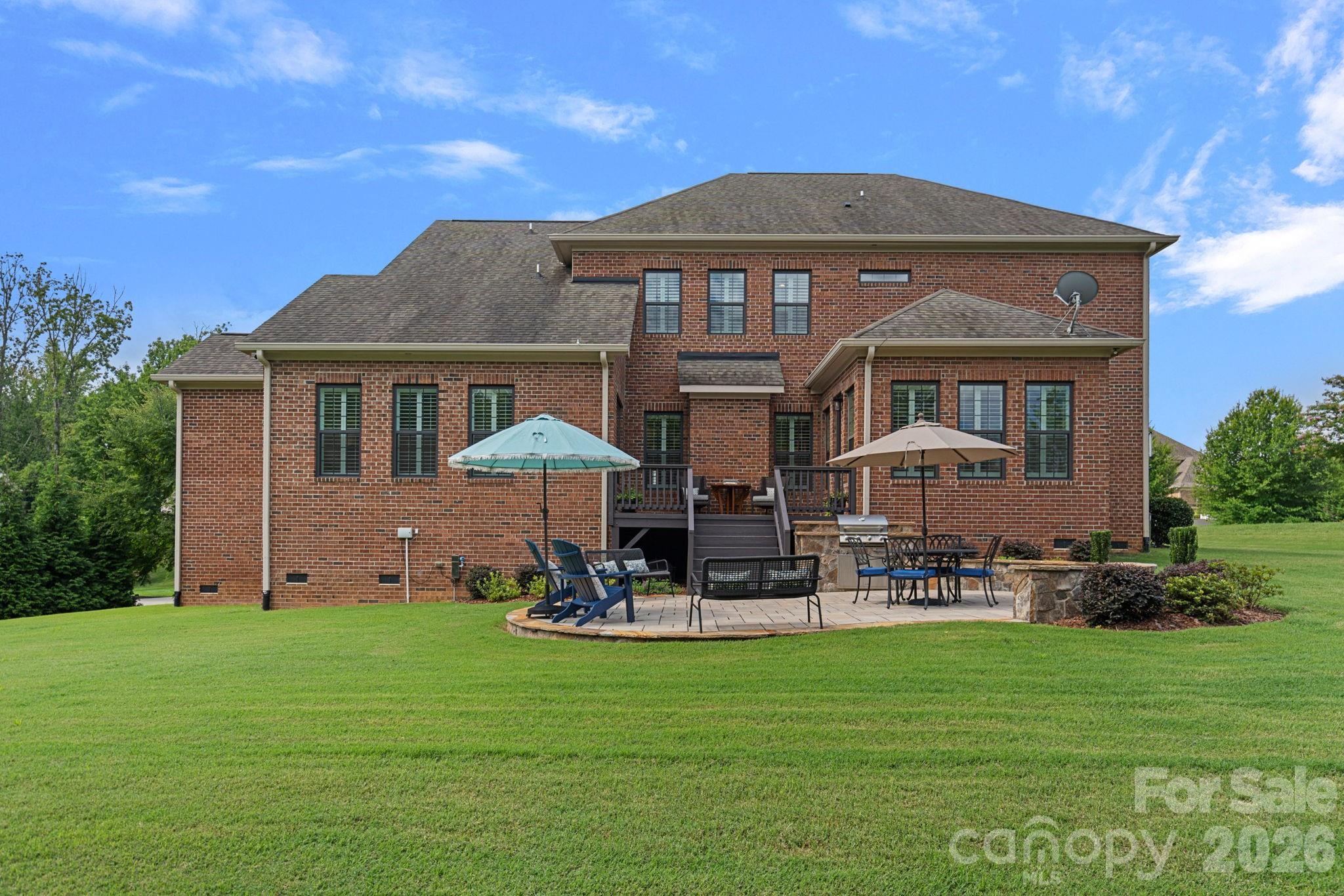 main property photo 39