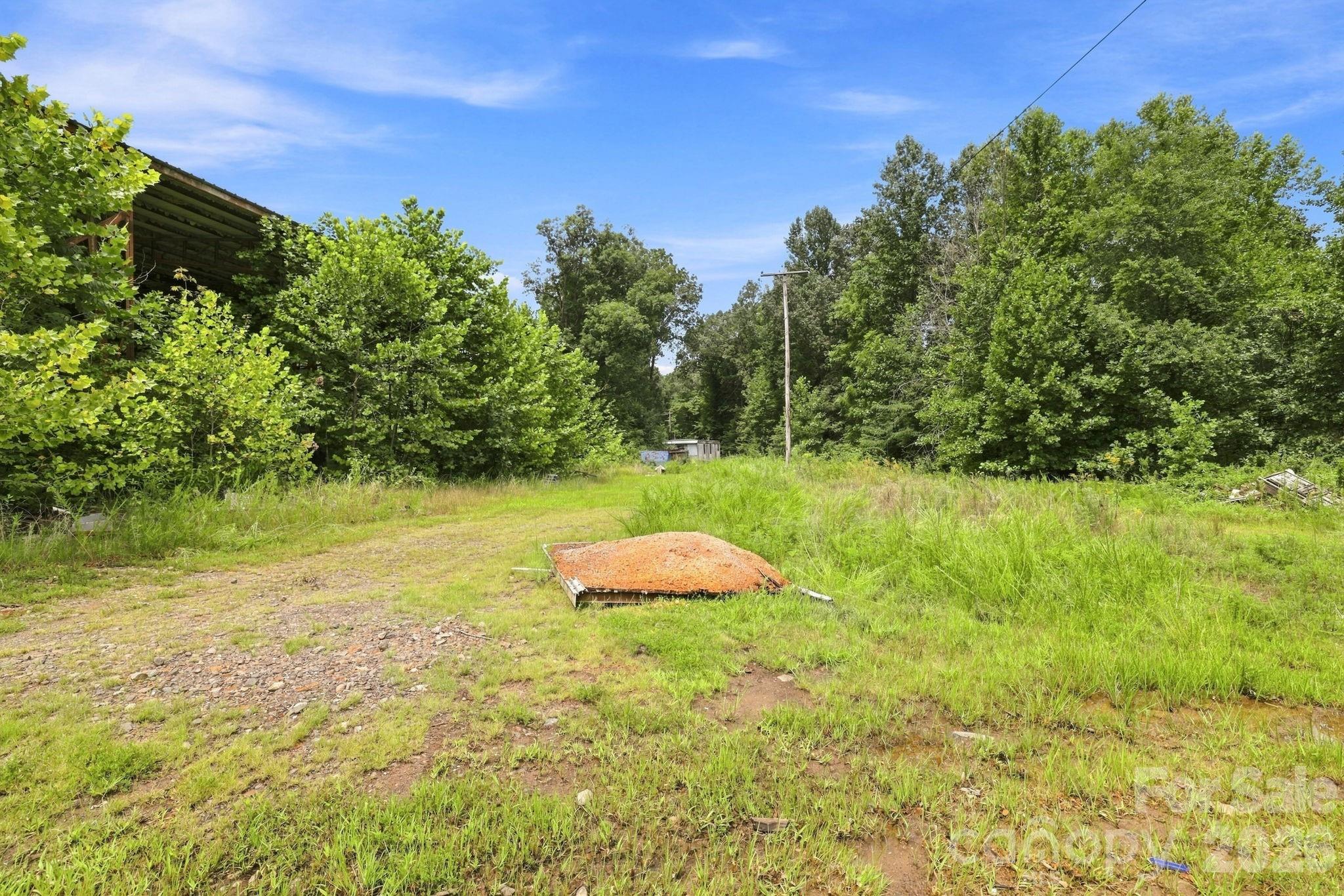 main property photo 16