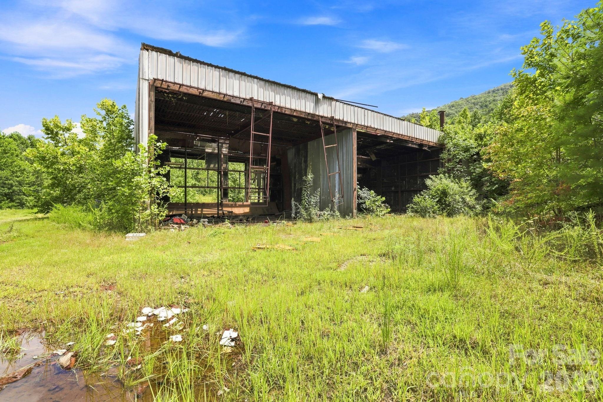 main property photo 9