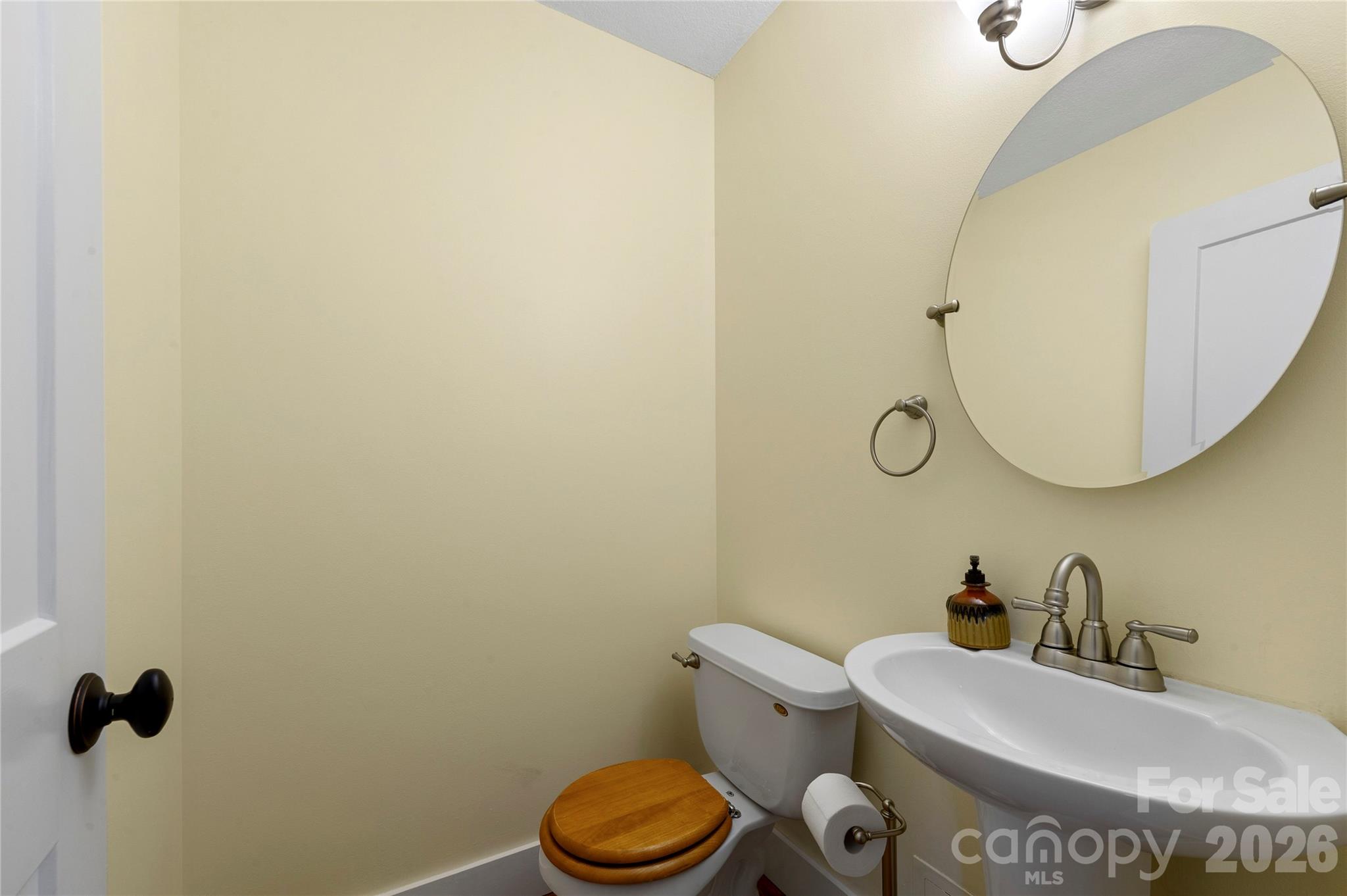 main property photo 8