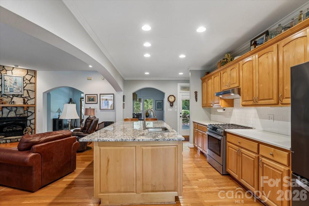 main property photo 5
