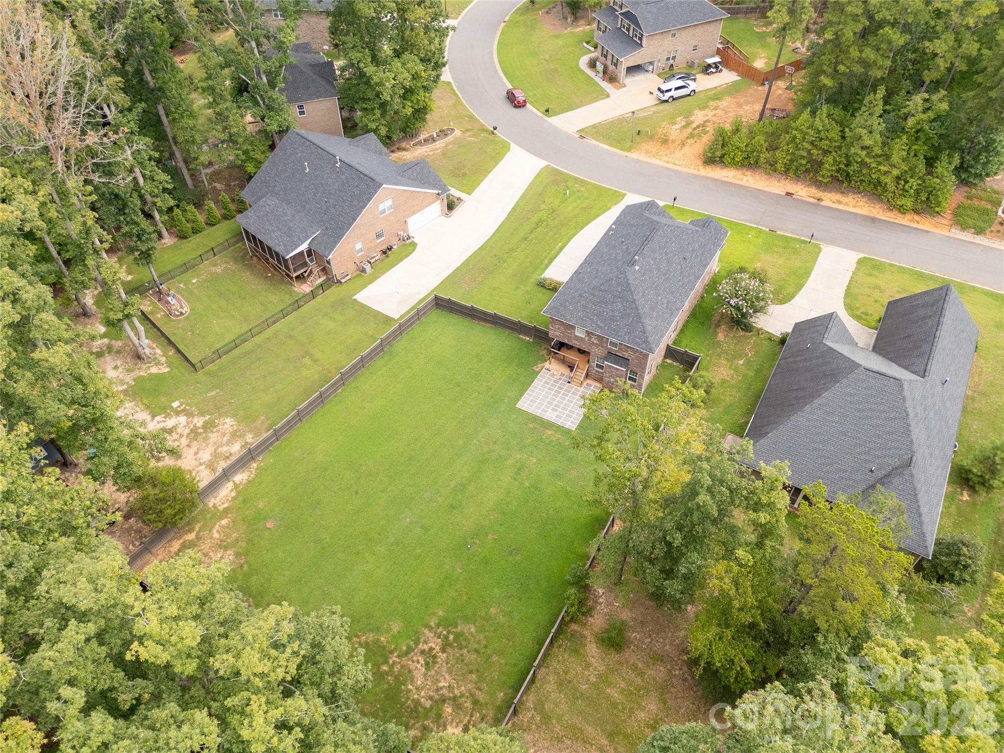 main property photo 38