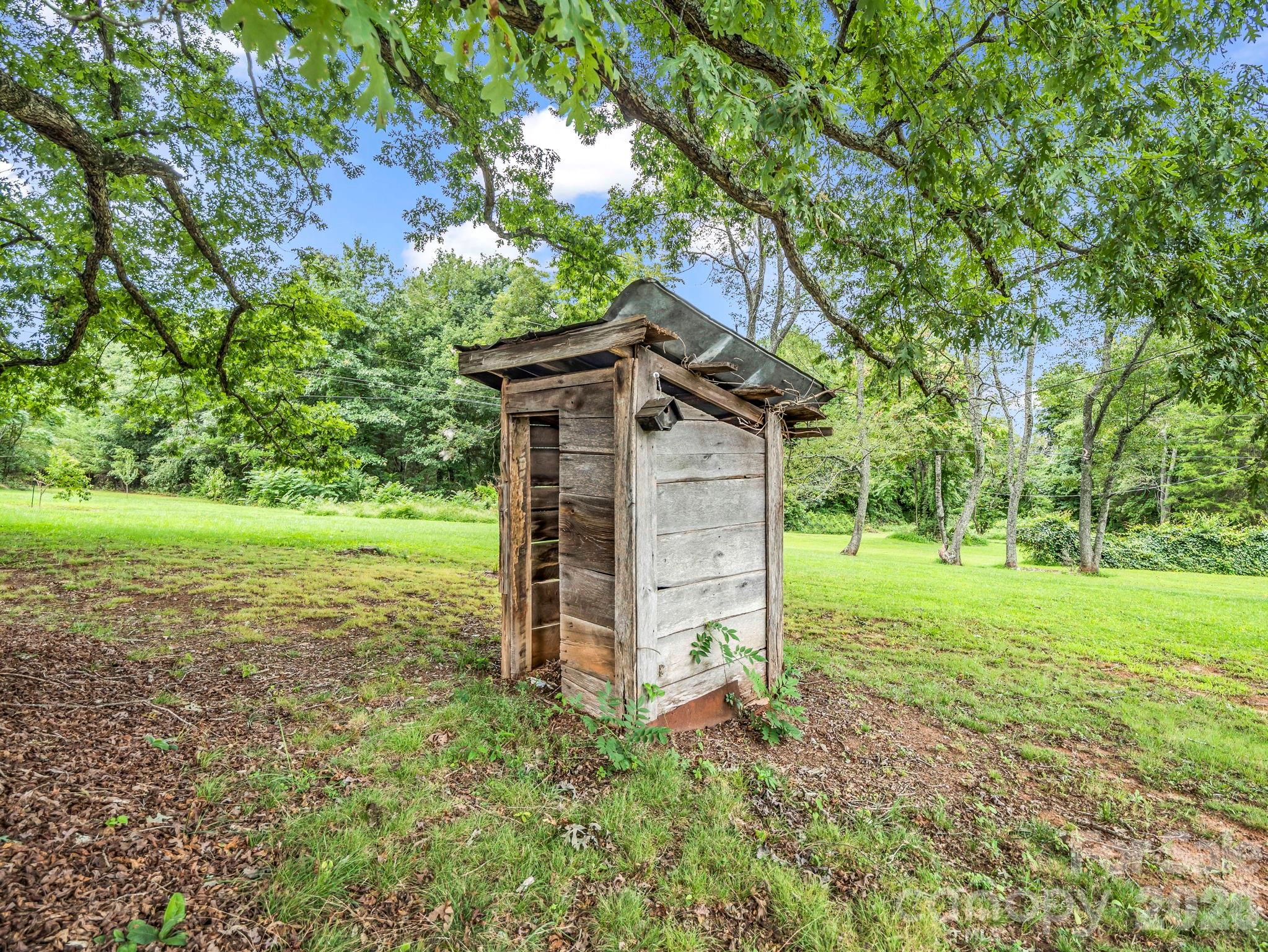 main property photo 25