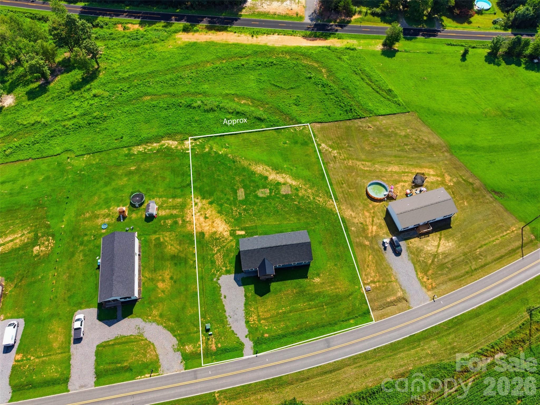 main property photo 40