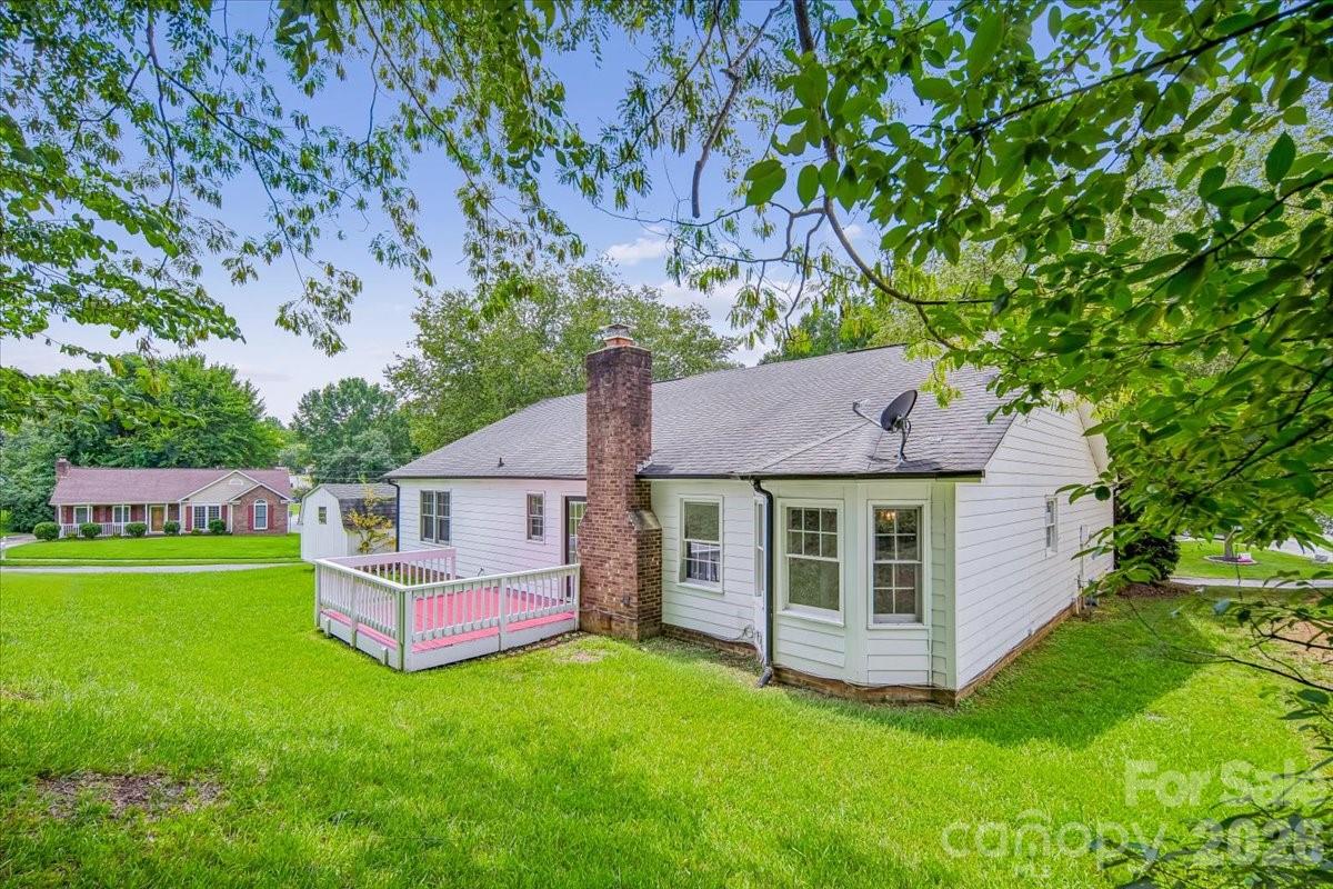 main property photo 28