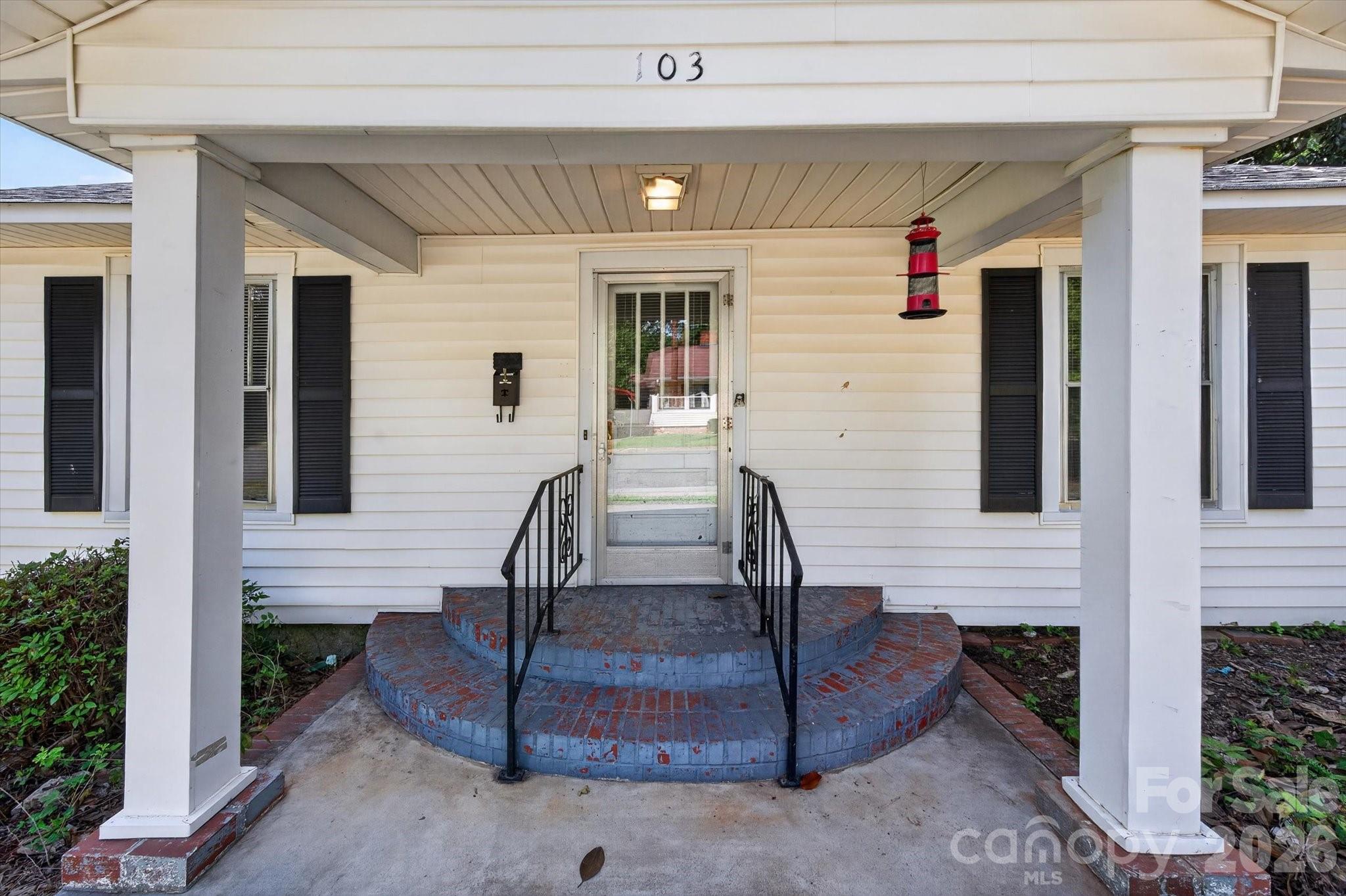 main property photo 3