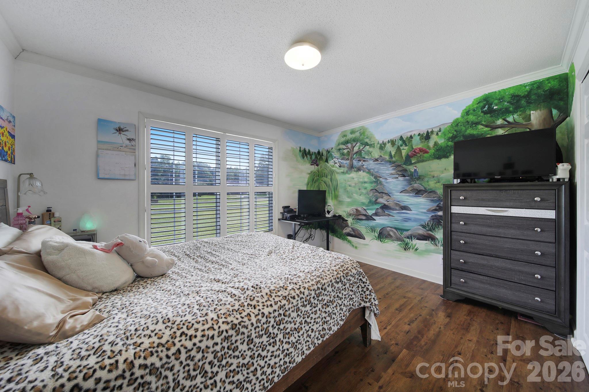 main property photo 16