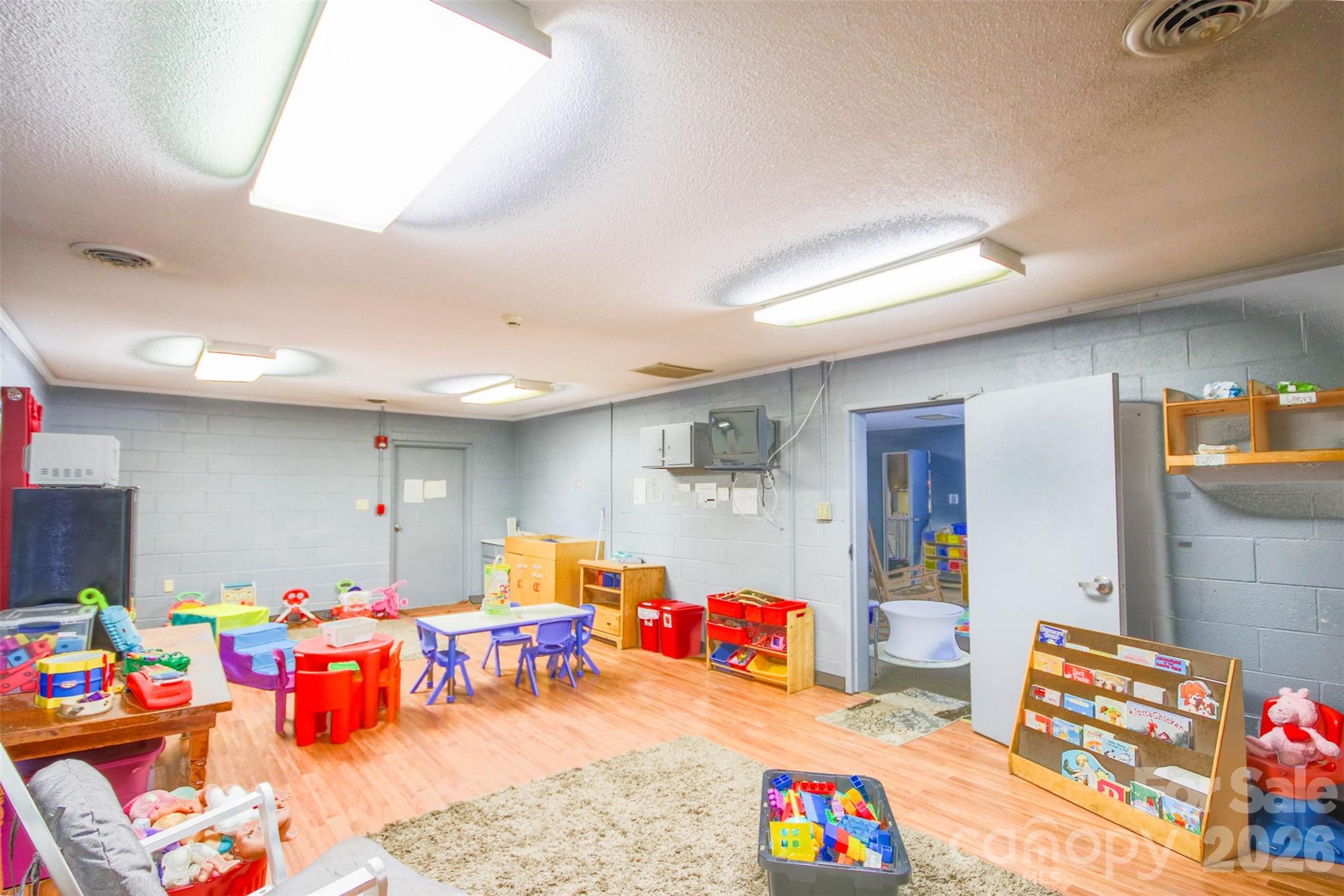 main property photo 13