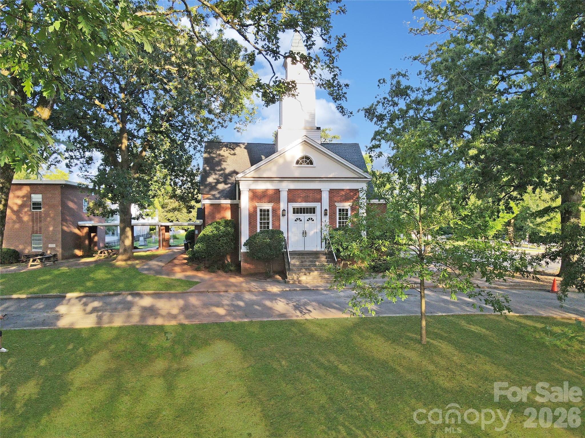 main property photo 6