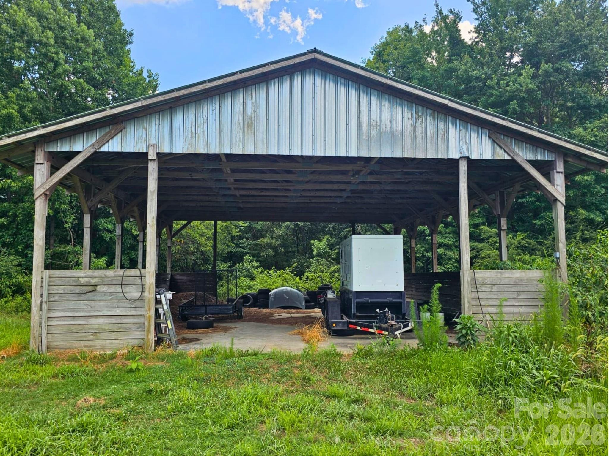 main property photo 6