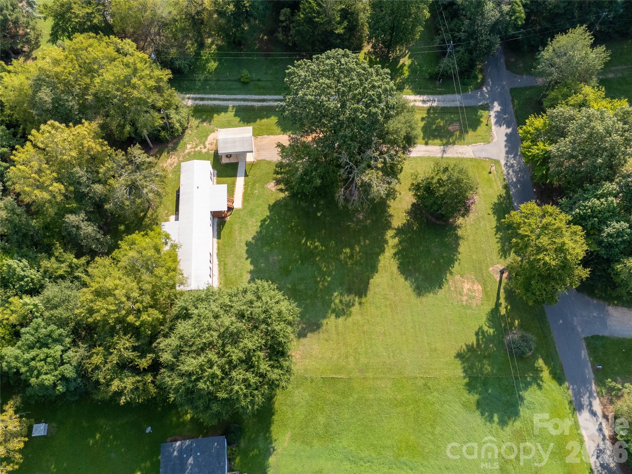 main property photo 28