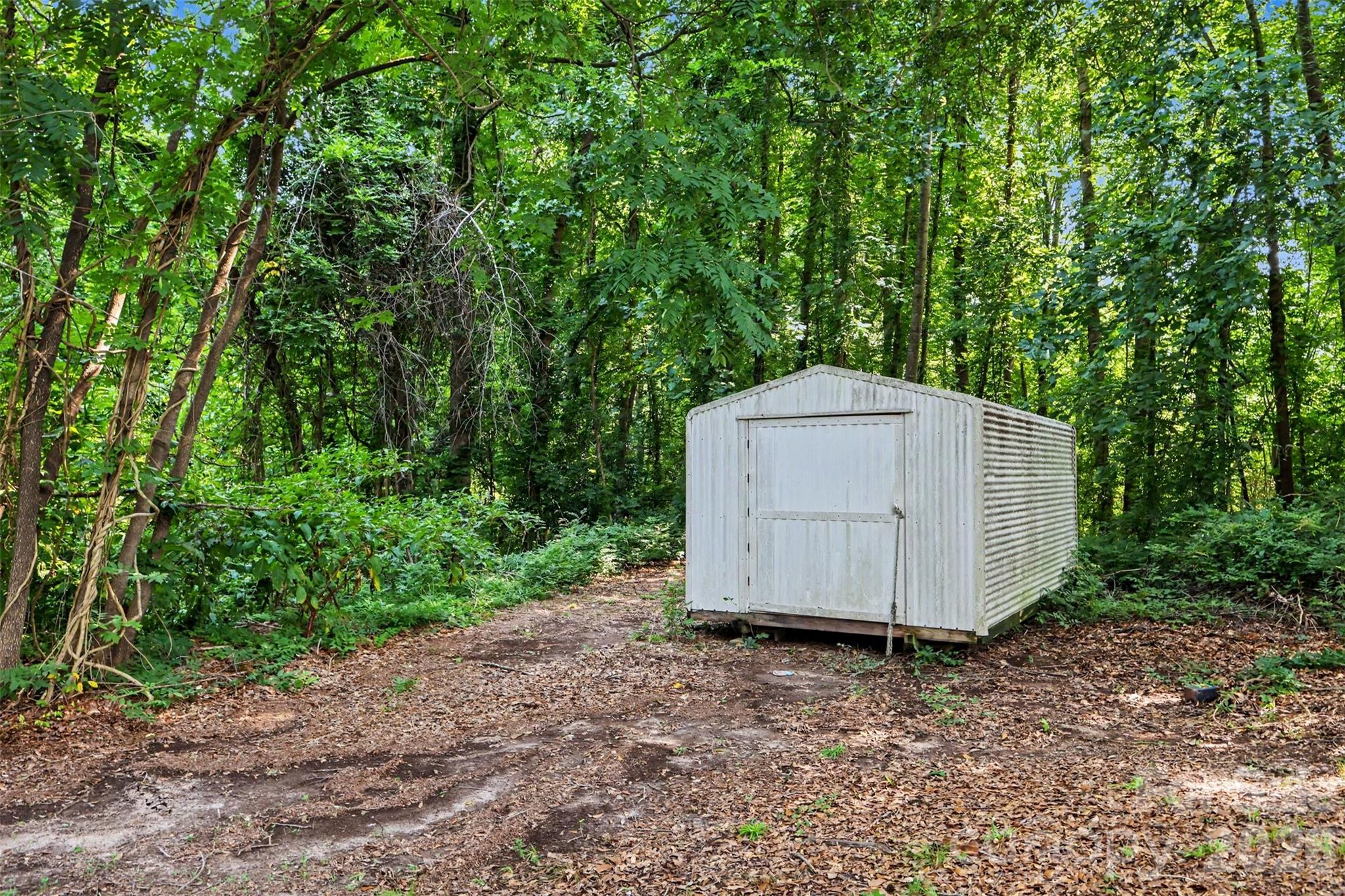 main property photo 20