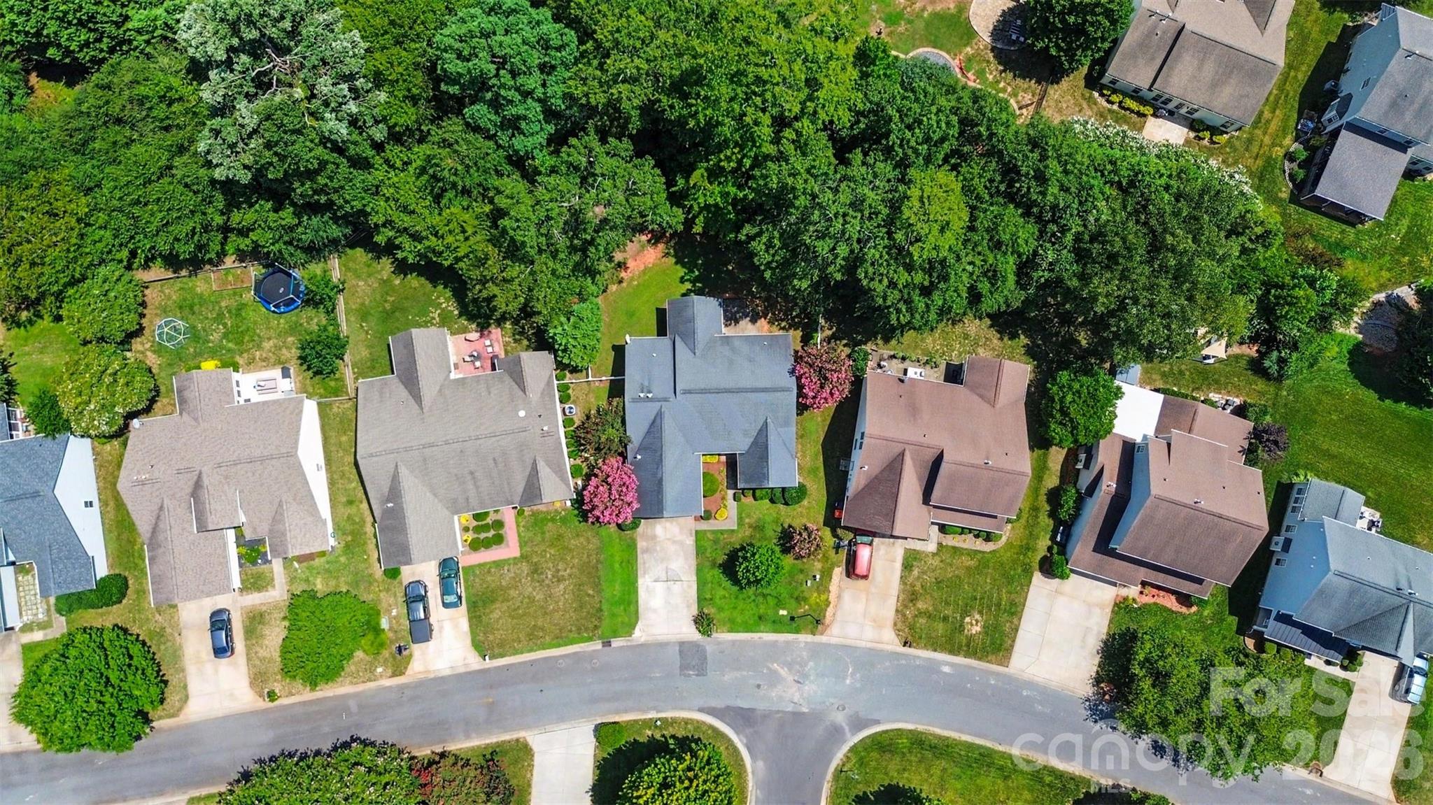 main property photo 40
