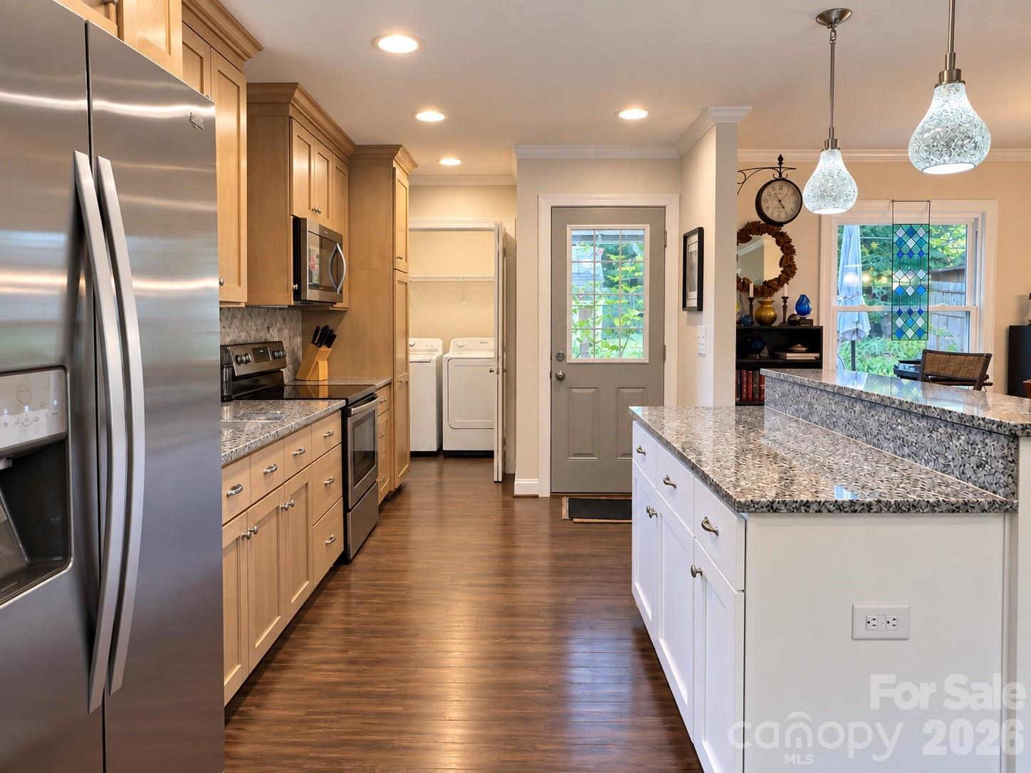 main property photo 5