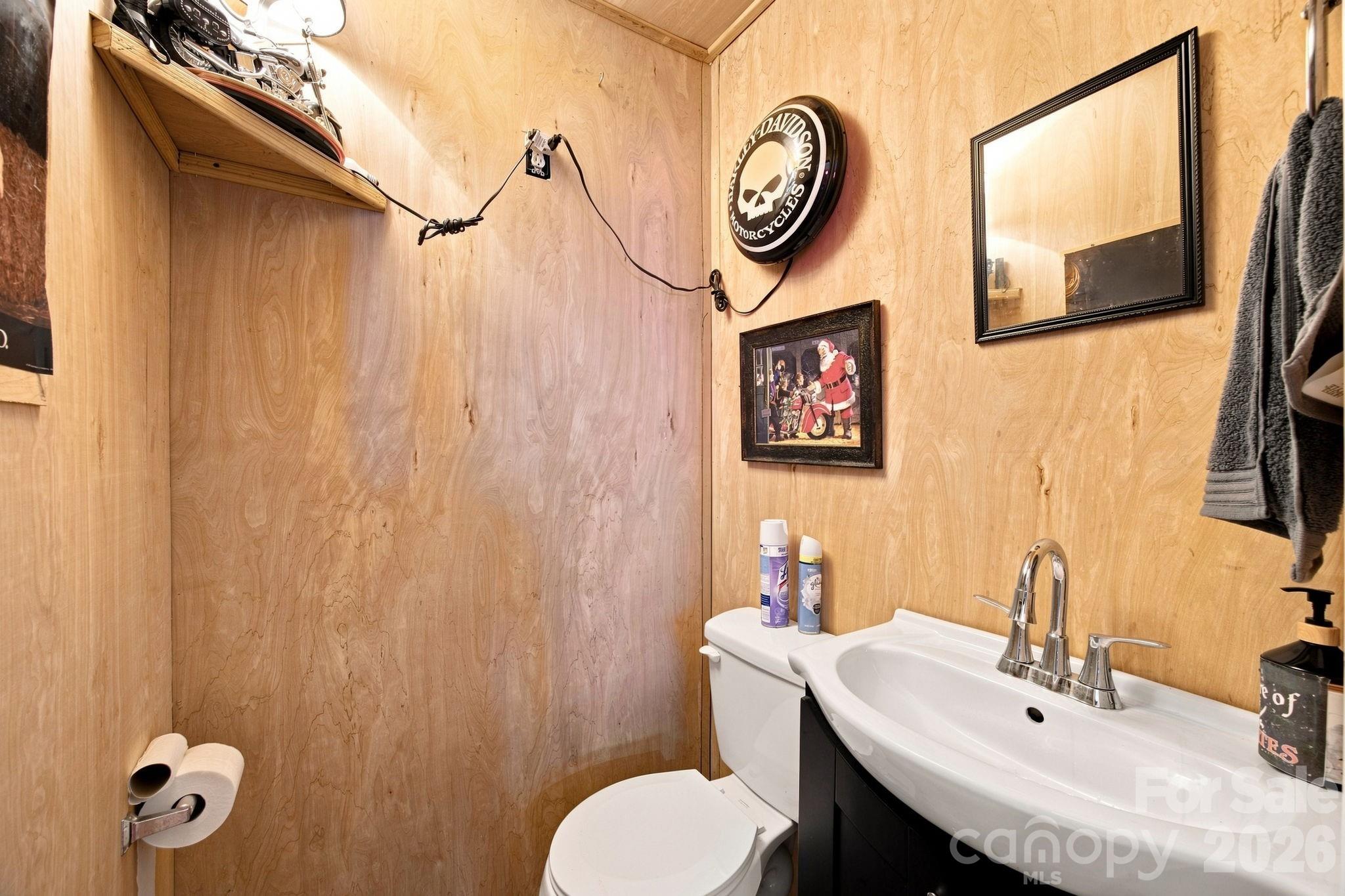 main property photo 30